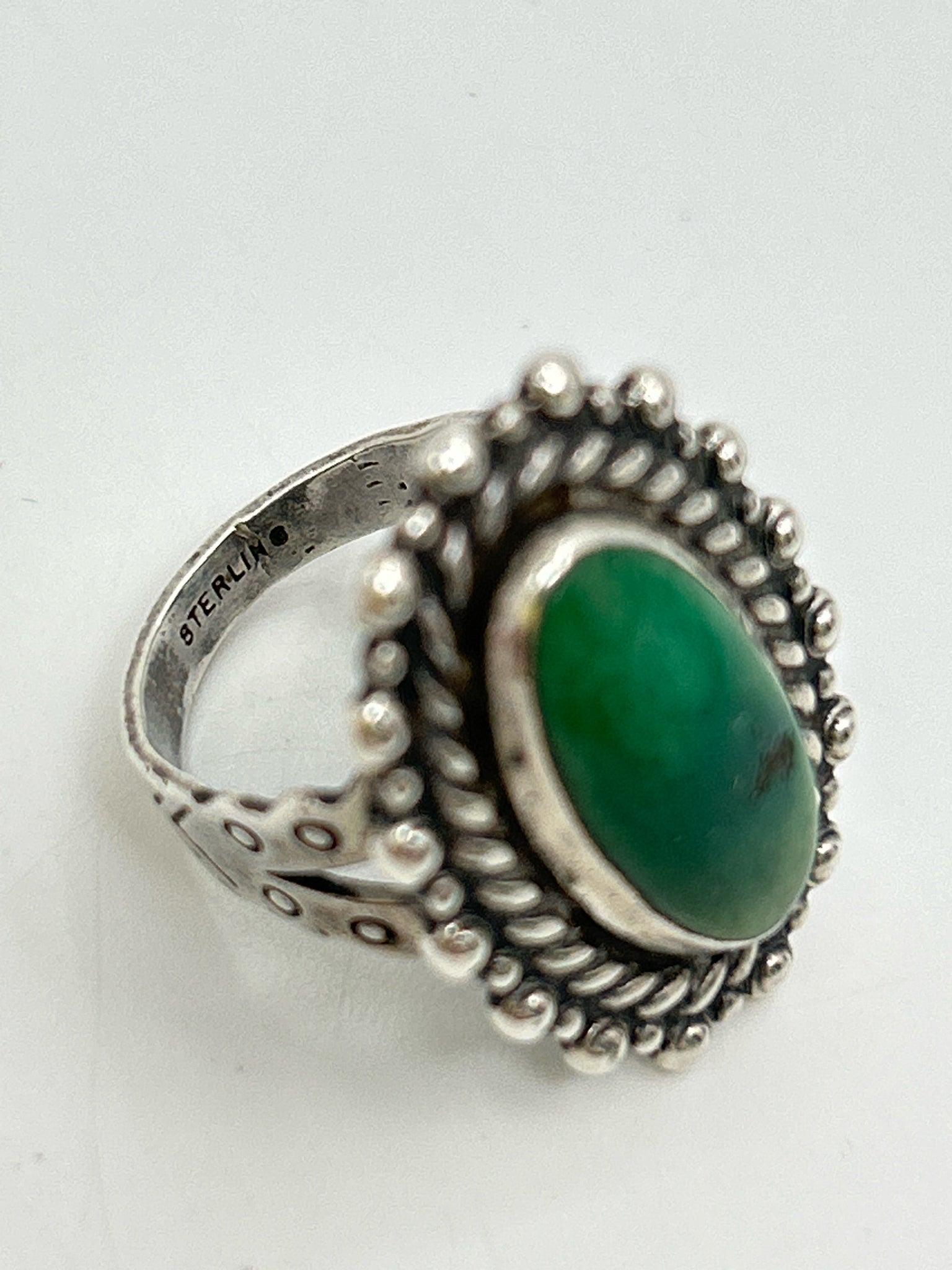 NO BRAND SILVER AND GREEN Size 5 Ring
