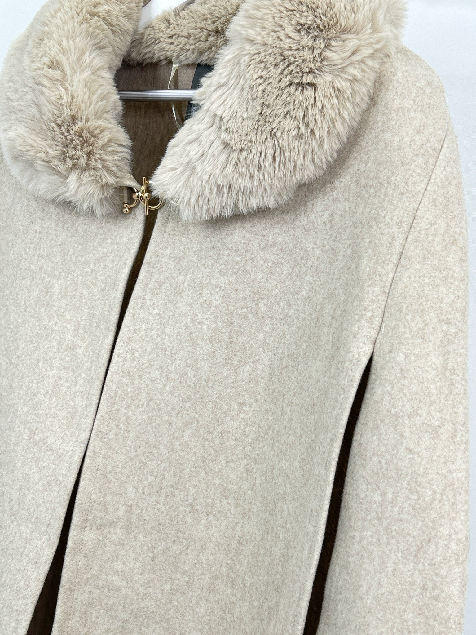 VINCE CAMUTO Size One Size Oatmeal Women Cape