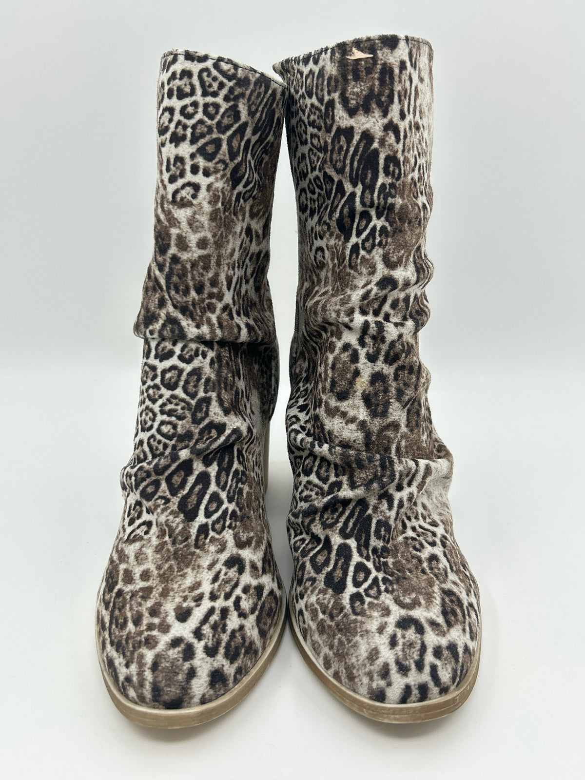 VERY G Size 6 black and grey Women Booties