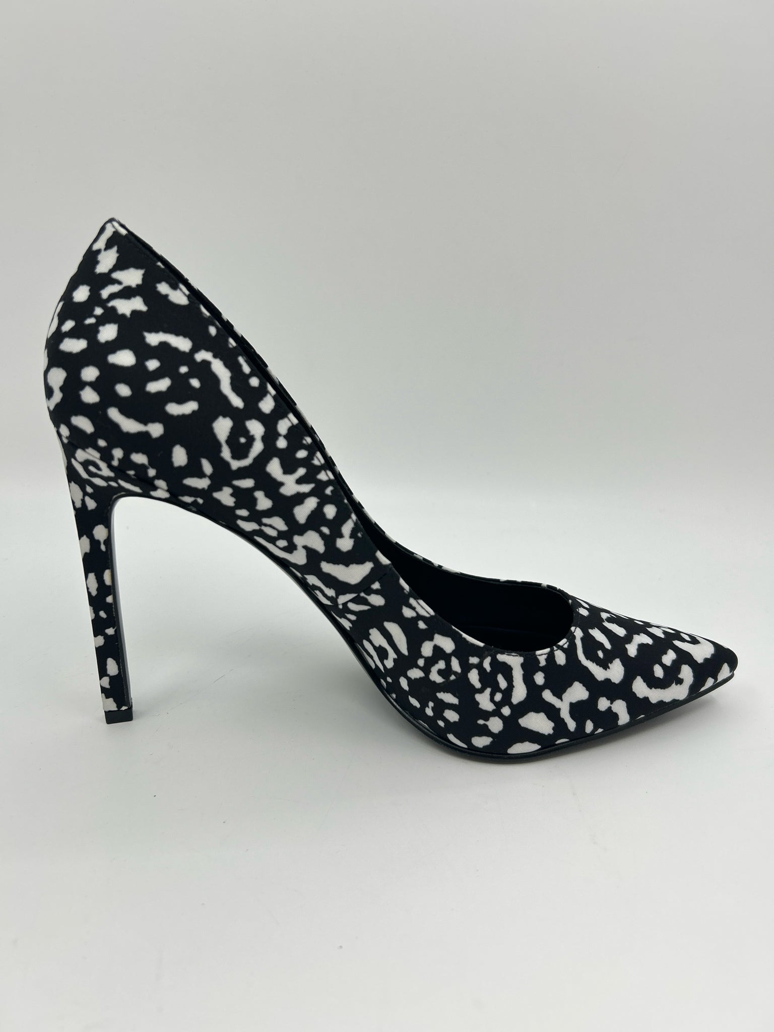 NINE WEST Size 11M Black & White Women Pumps
