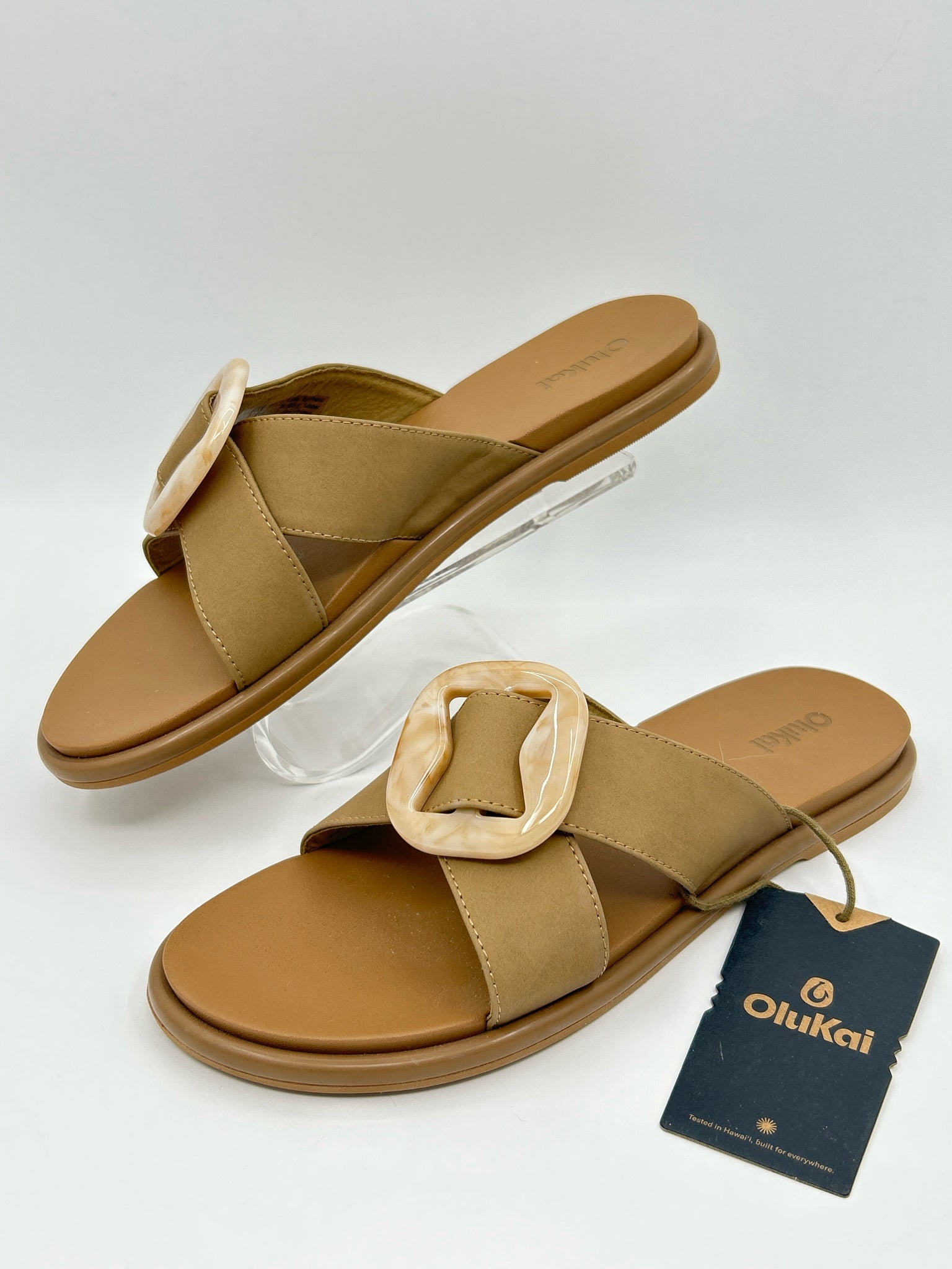 OLUKAI Size 9 Tan Women Sandal NWT