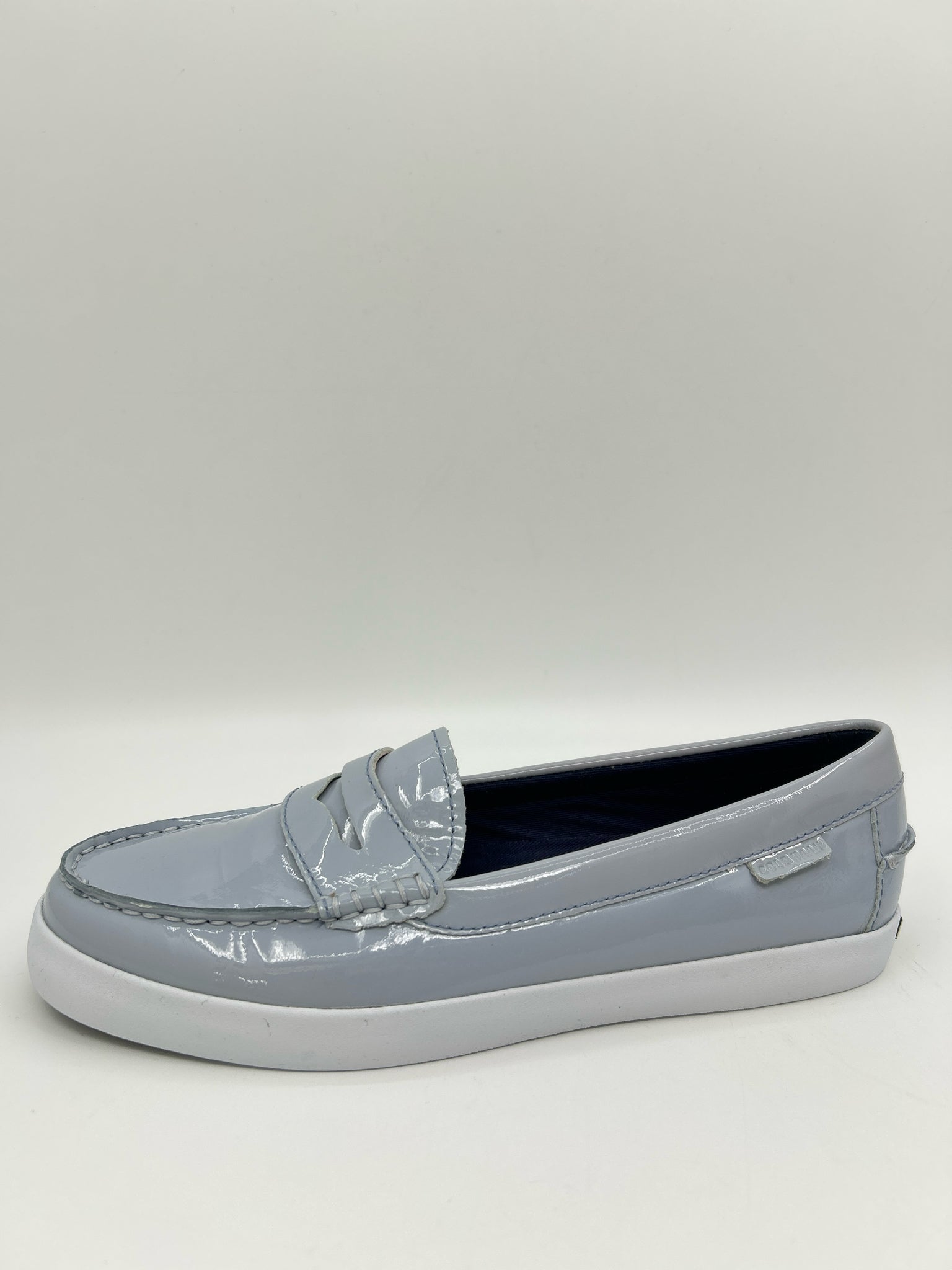 COLE HAAN Size 8.5B Grey and white Women Loafer