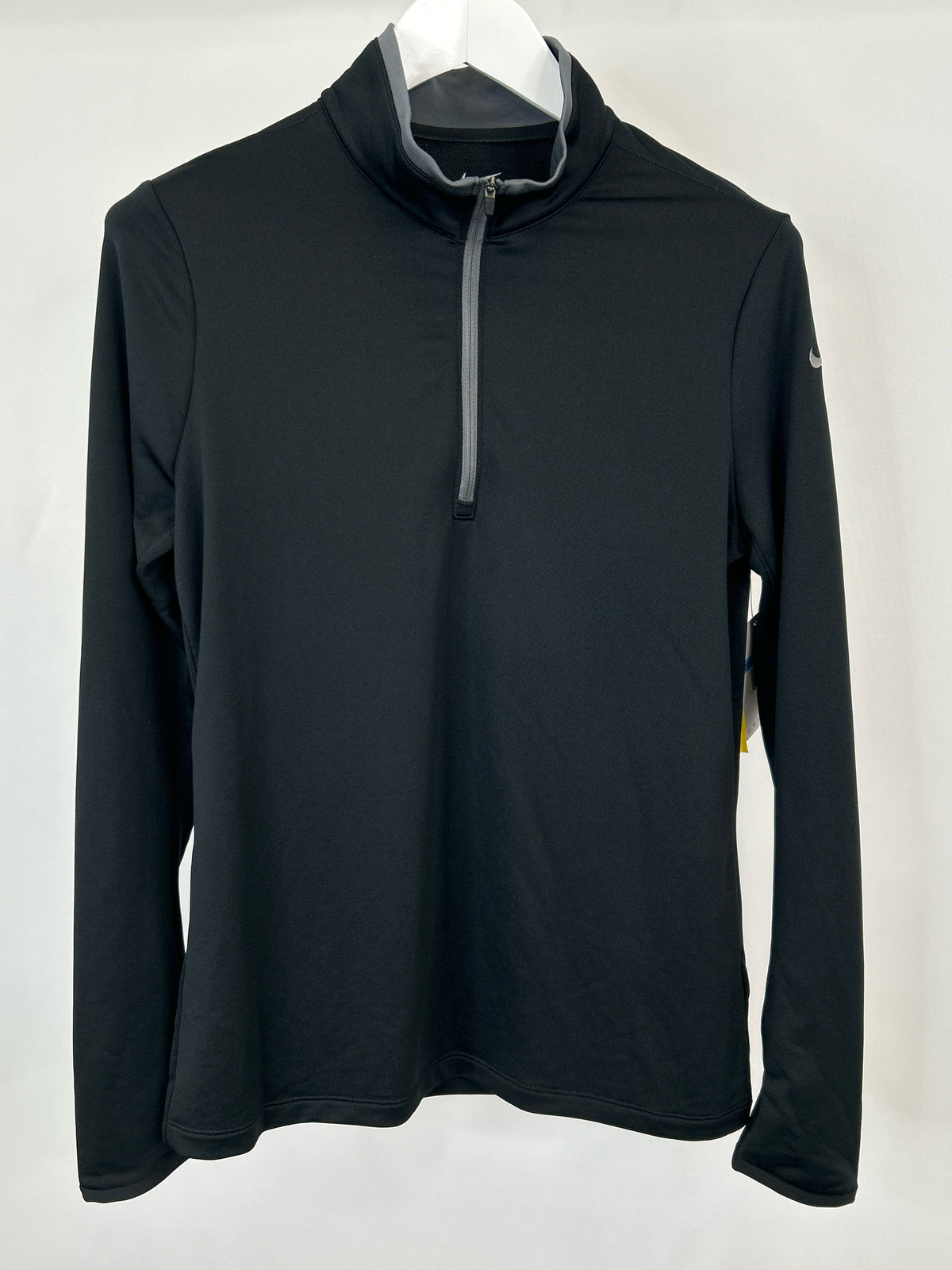 NIKE NWT Size M Black Women Pullover