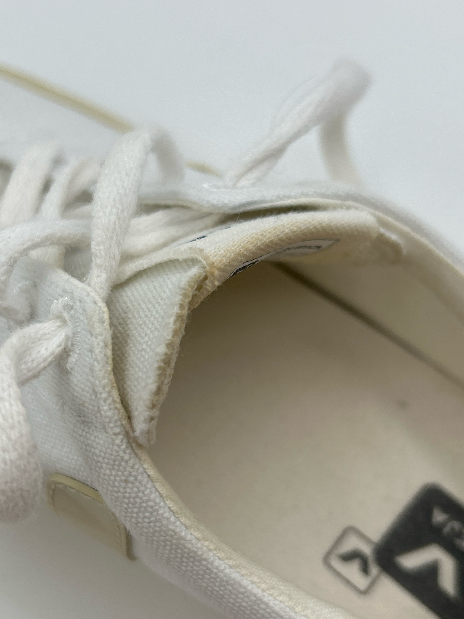 VEJA Size 7 White Women Sneakers