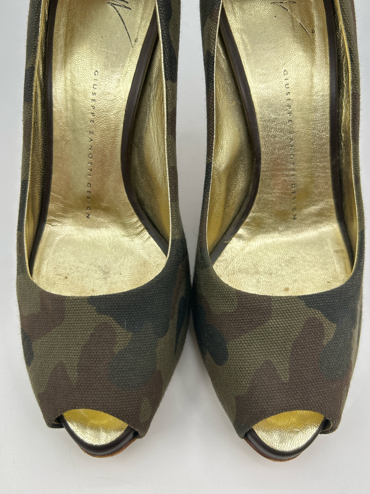 GIUSEPPE ZANOTTI Size 39 CAMO Women Pumps