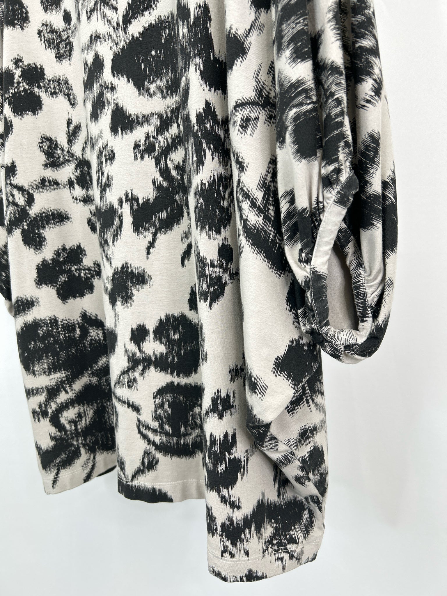 BRYN WALKER Size XS Black Print Women Tunic