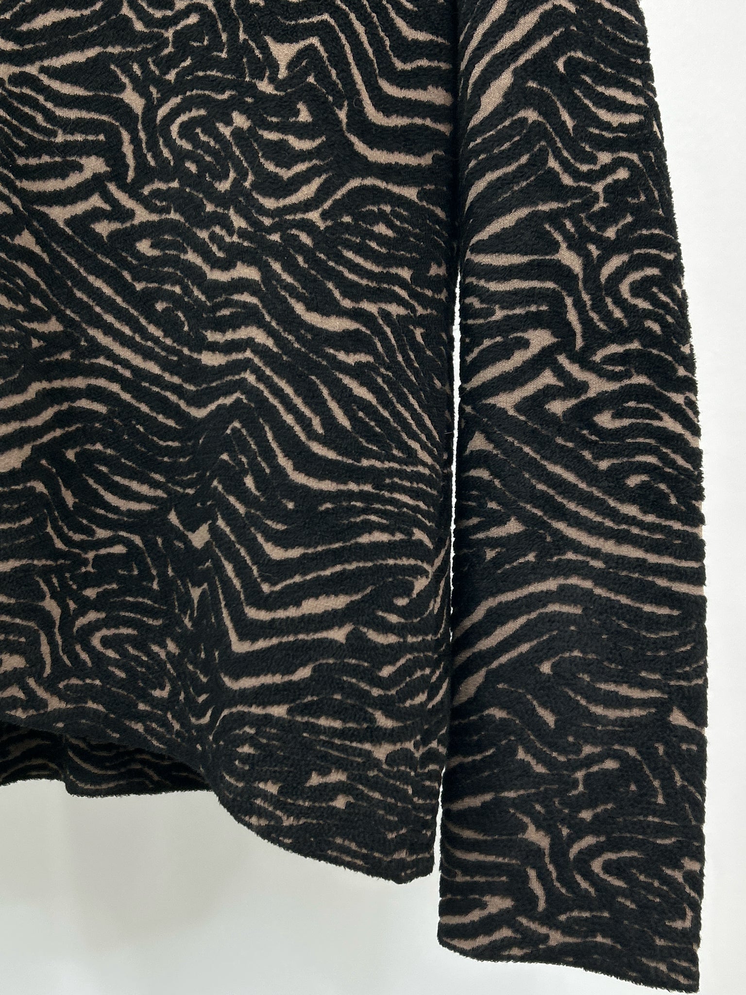 ESCADA Size XL Black Print Women 2-piece Set