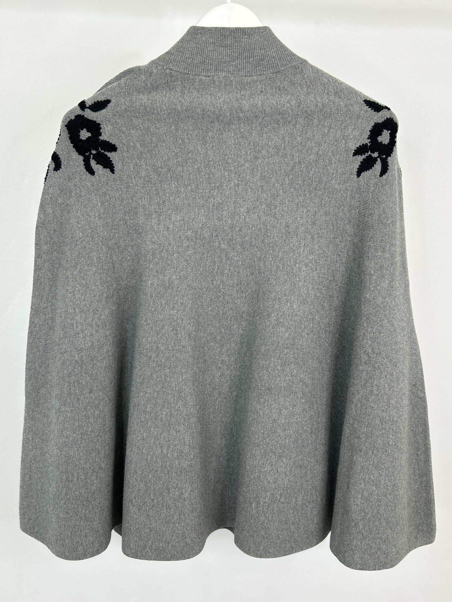 CHICO'S Size S/M Gray Women Cape NWT