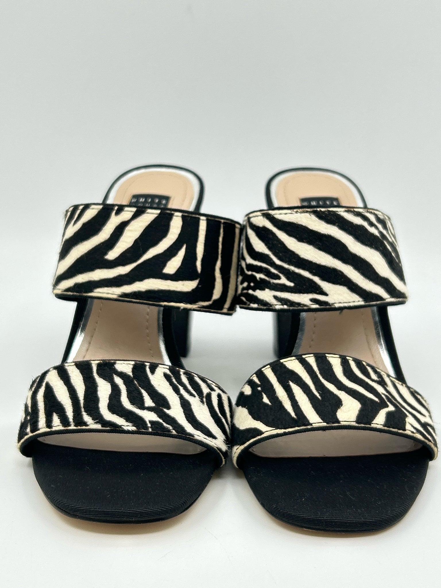 White House Black Market Size 7.5 Black & White Women Sandal