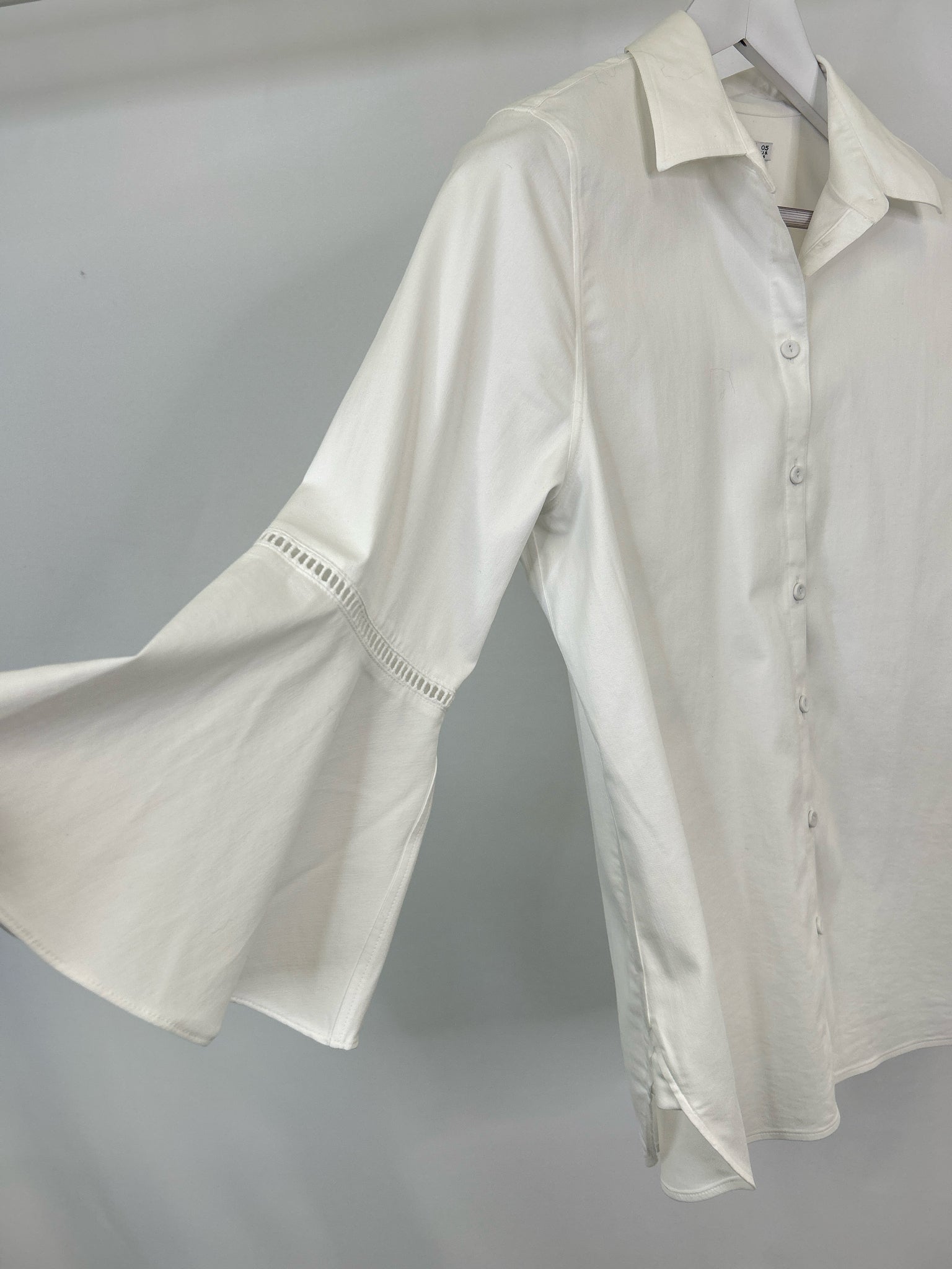 CHICO'S Size 6 White Women Shirt NWT