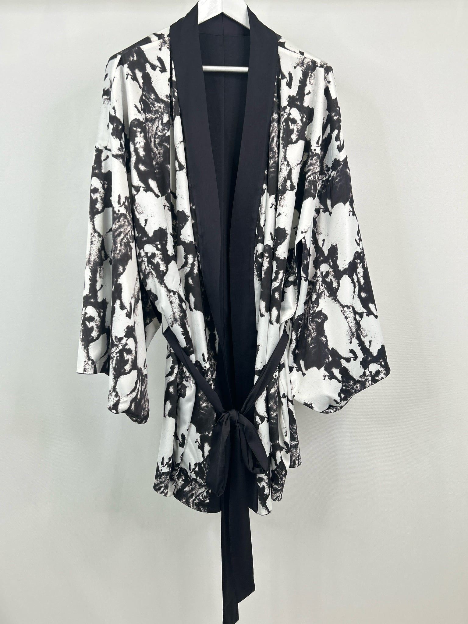 UNIVERSAL STANDARD Size L Black Women Kimono