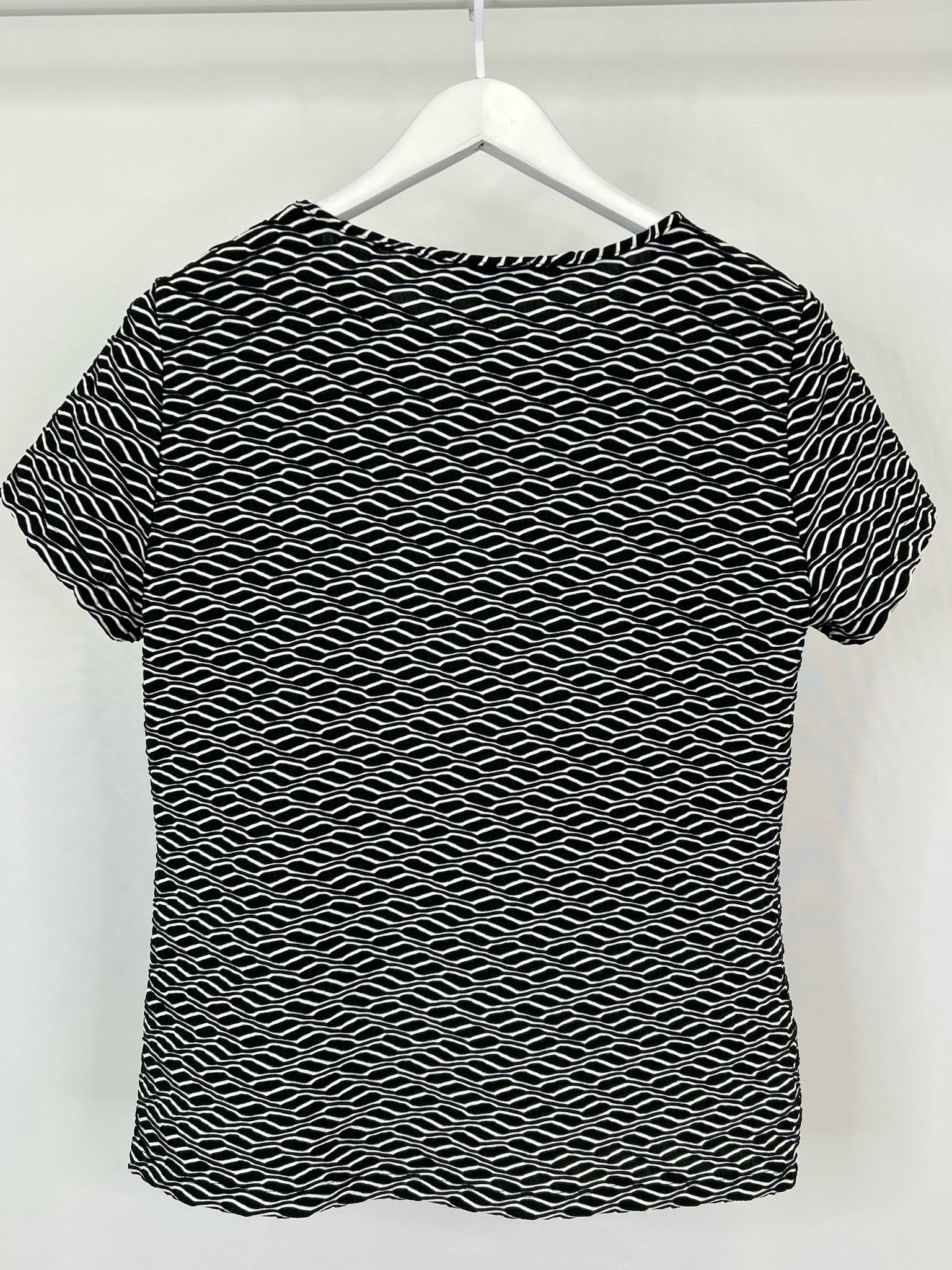 CALVIN KLEIN Size L Black and White Women Top