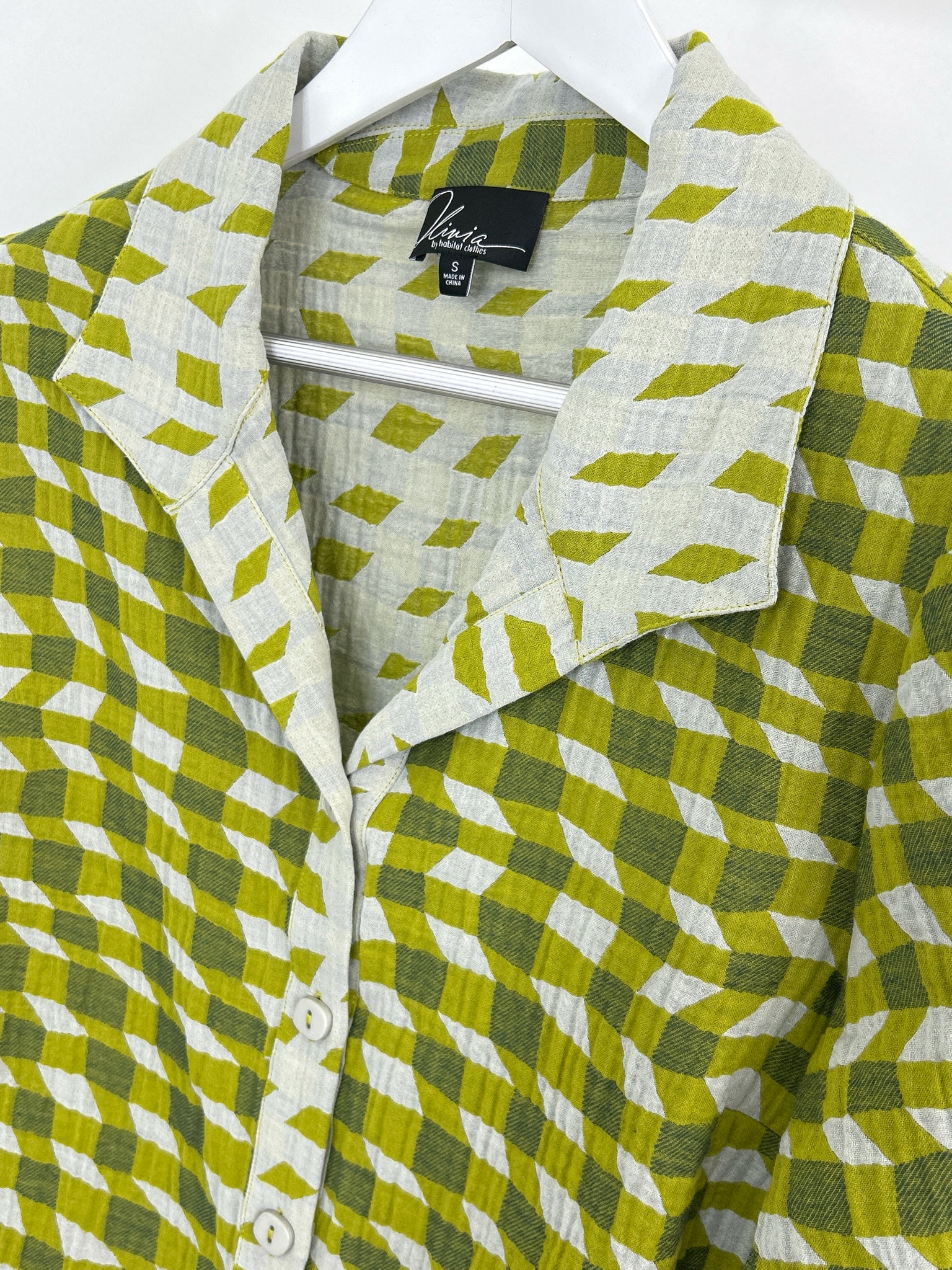 OLIVIA BY HABITAT CLOTHES Size S Green Print Women Shirt NWT