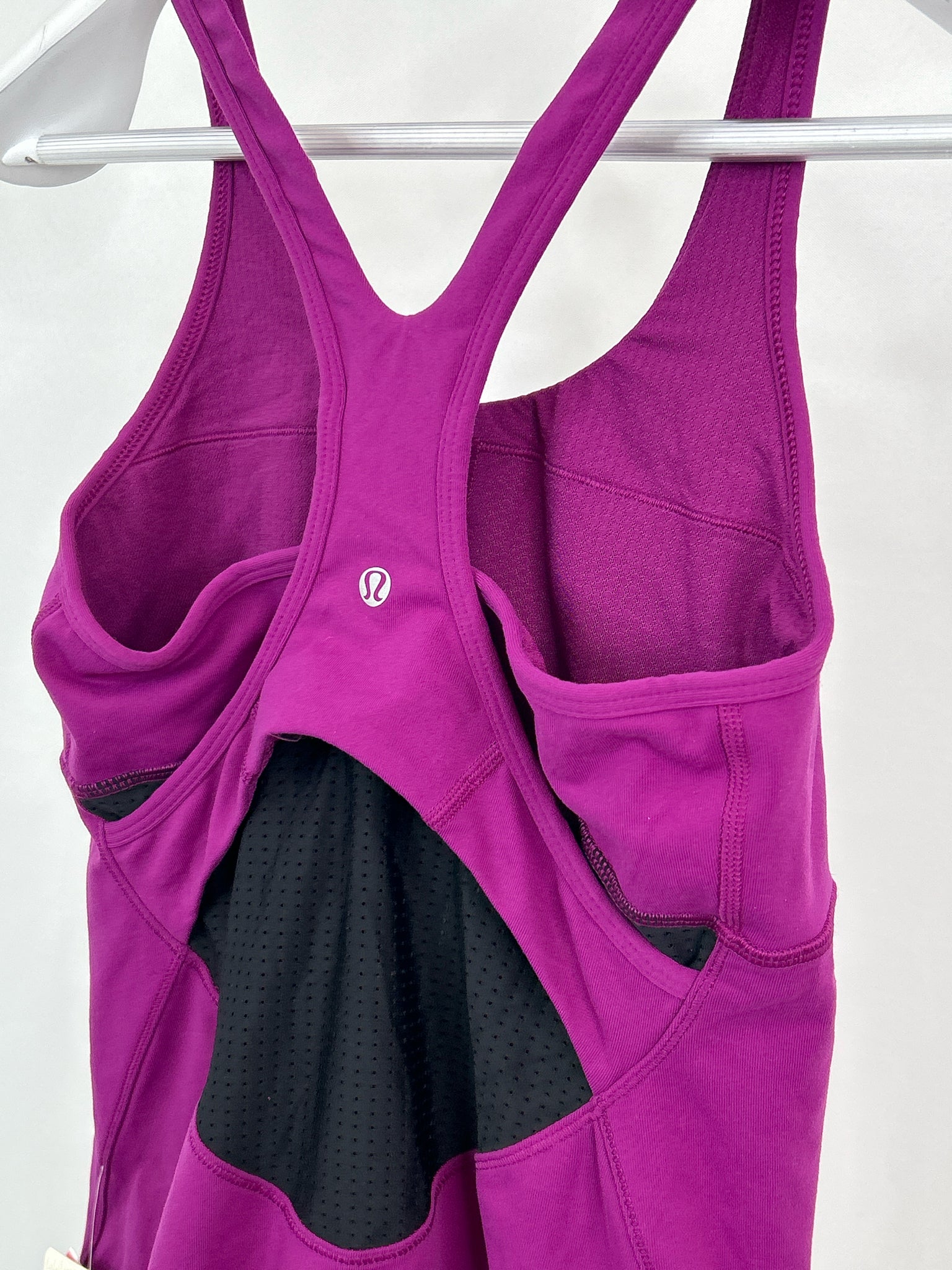 LULULEMON Size 8 Fuschia Women Workout Top