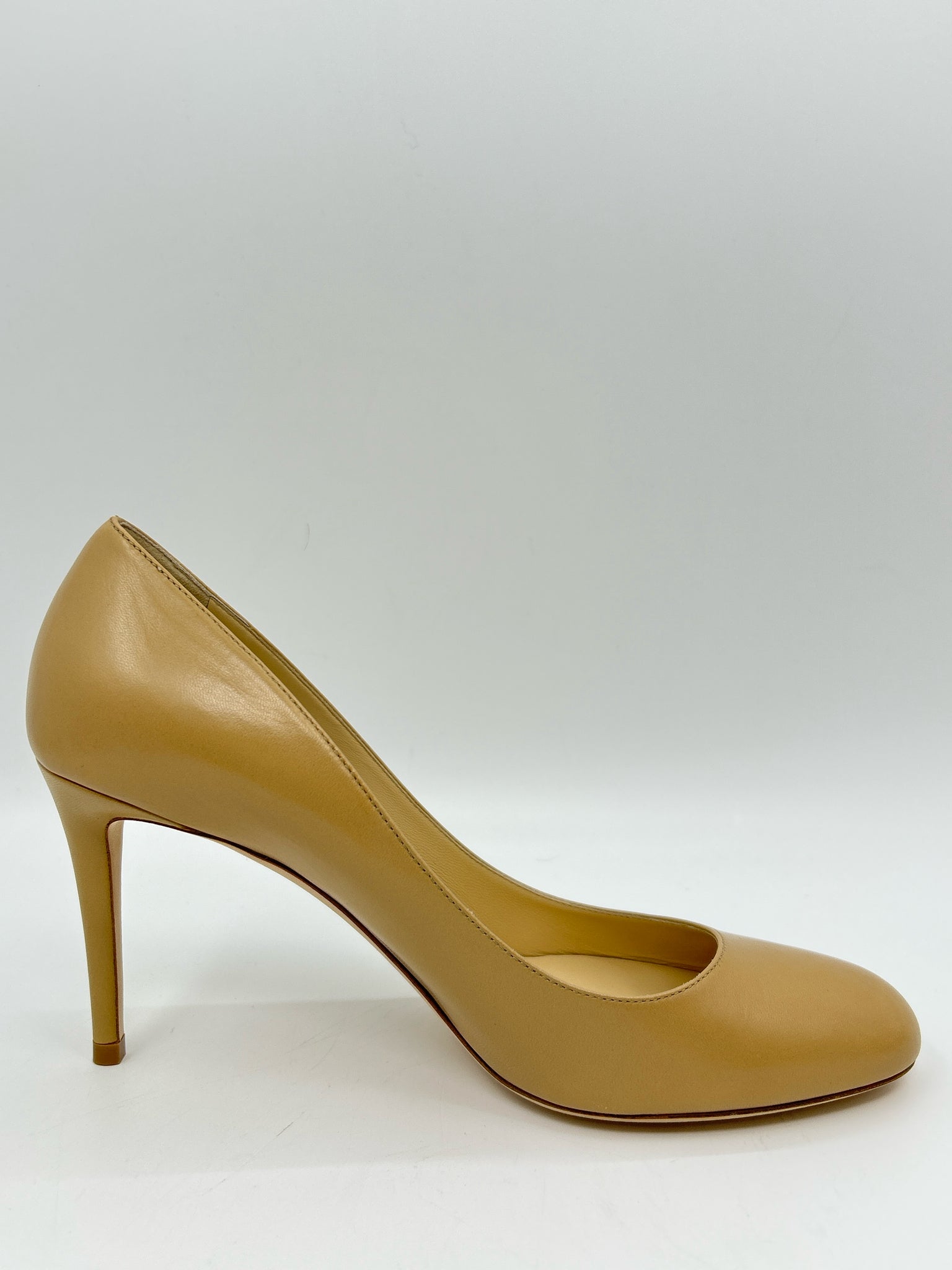 JIMMY CHOO Size 39.5 Nude Women Pumps NIB