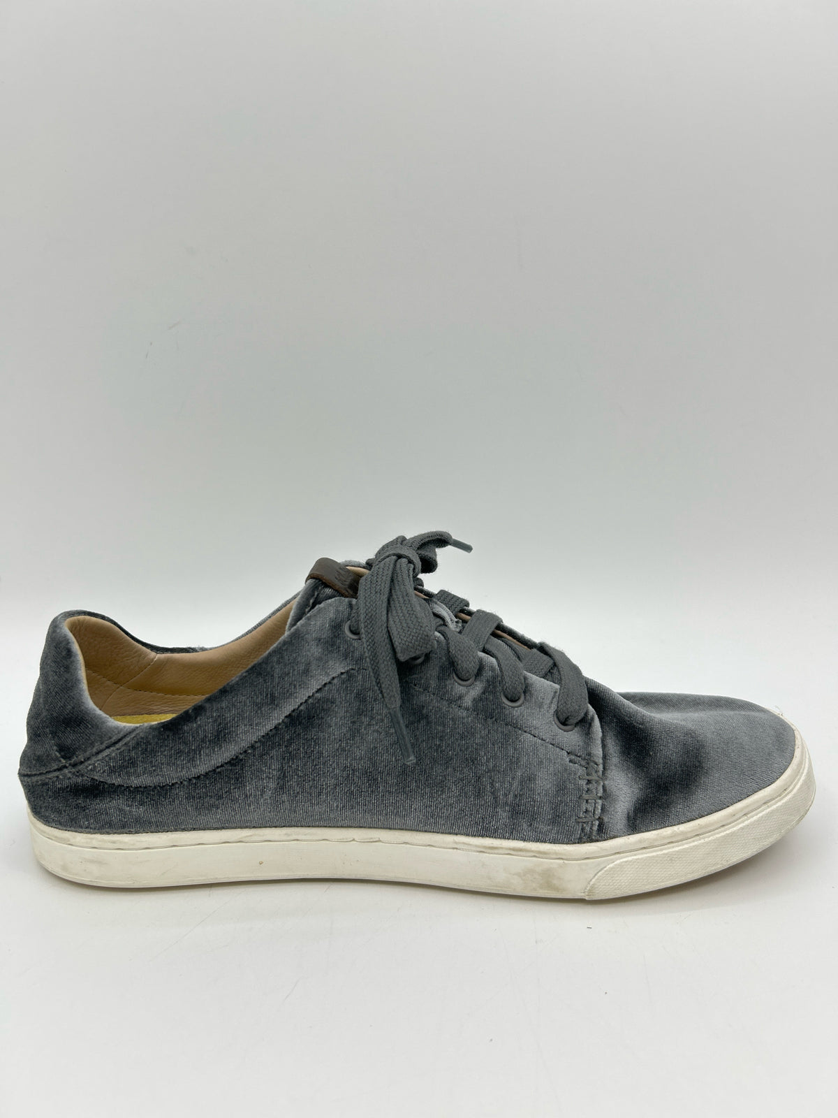 OLU KAI Size 9 Grey Women Sneakers