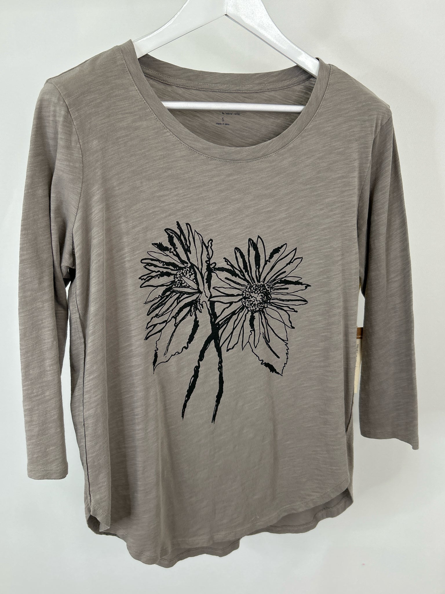 Escape by Habitat Clothes Size S GRAY AND BLACK Women T-shirt