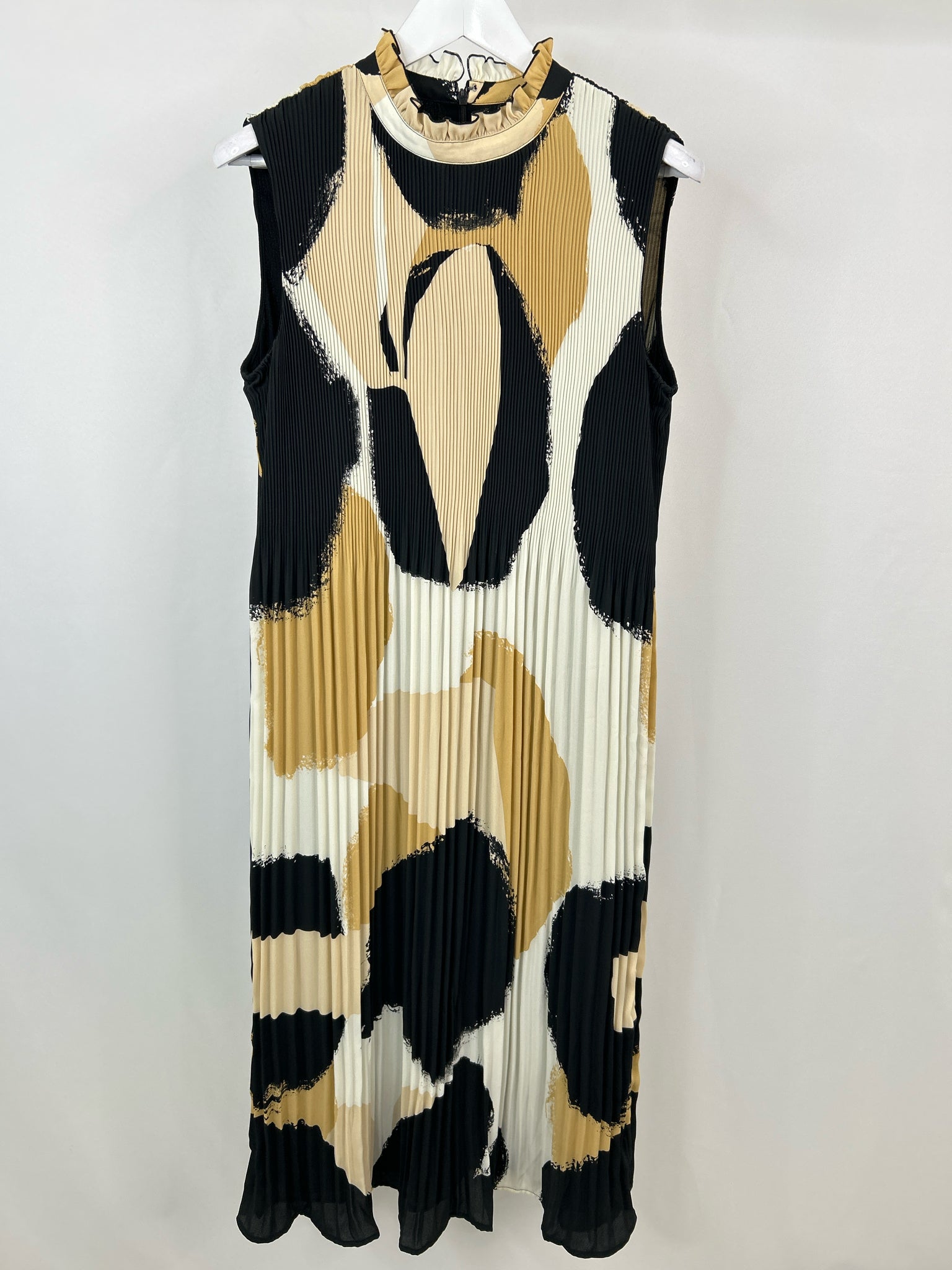 CHICO'S Size 14 Black and Tan Women Dress NWT