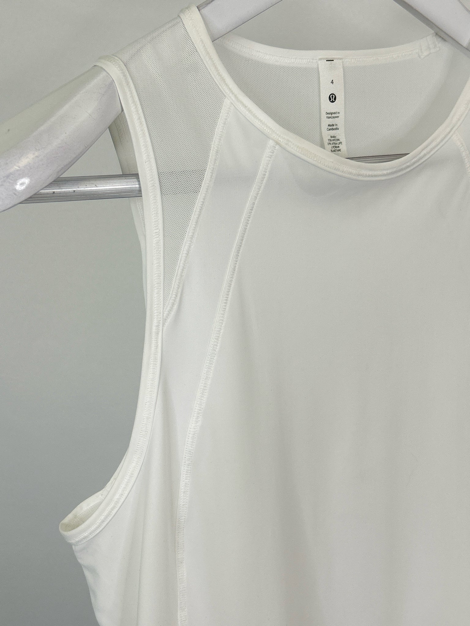 LULULEMON Size 4 White Women Workout Top