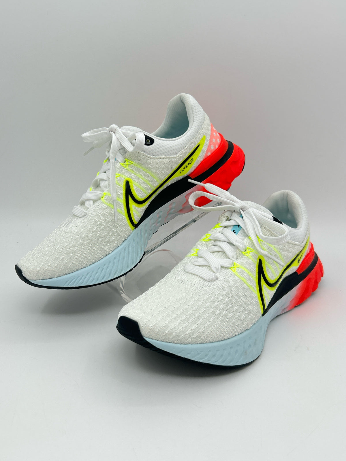 NIKE Size 9 White Women Sneakers