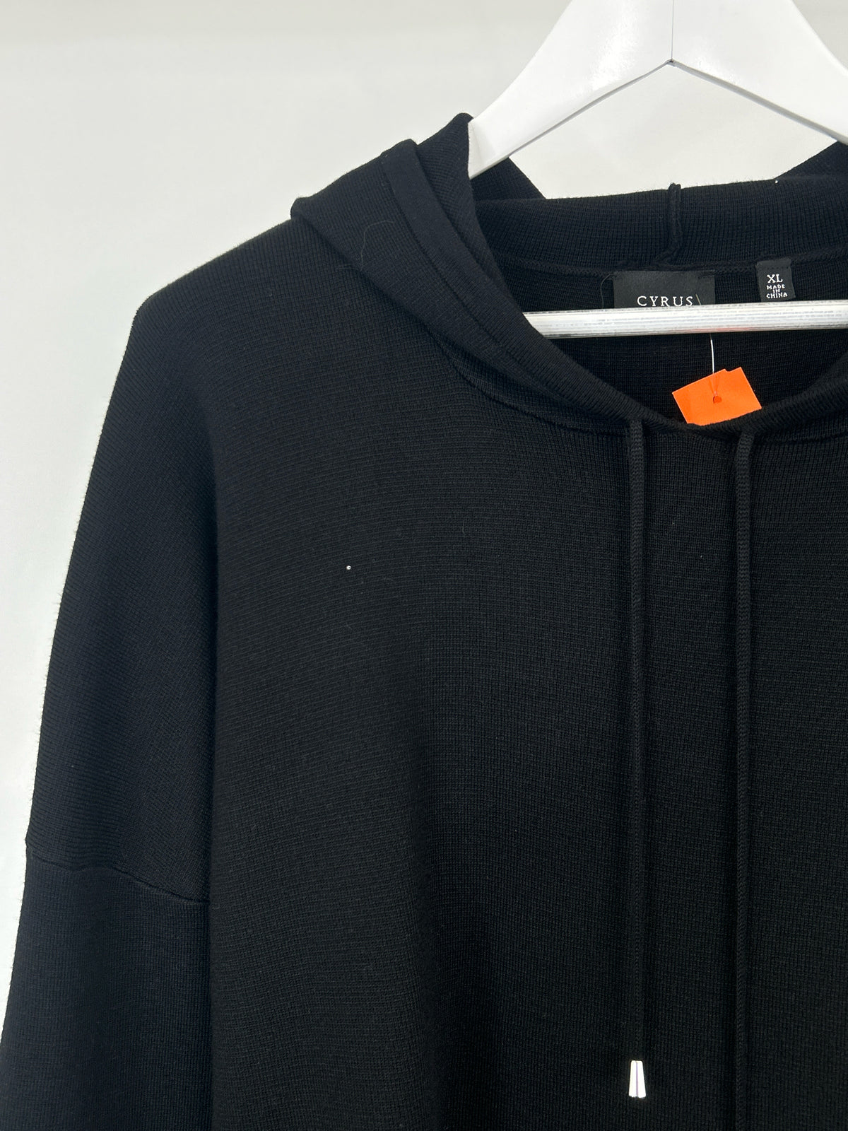 CYRUS Size XL Black Women Pullover