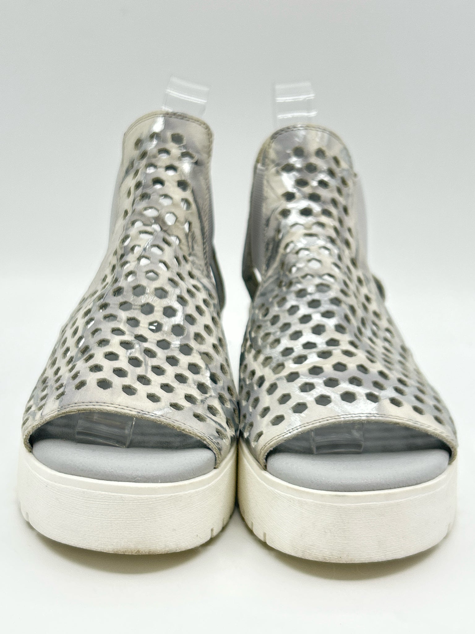 Silent D Size 38 Silver Metallic & Grey Women Sandal
