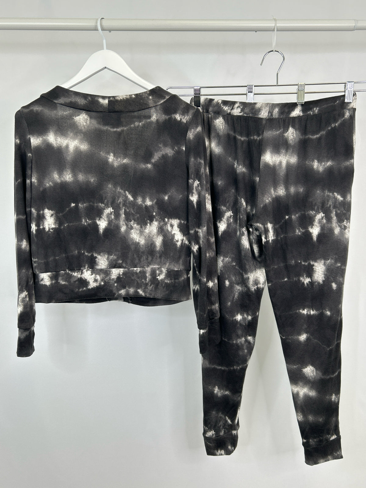 LA|TC Los Angeles Trading Company Size M Black and White Women 2-Piece w/pants