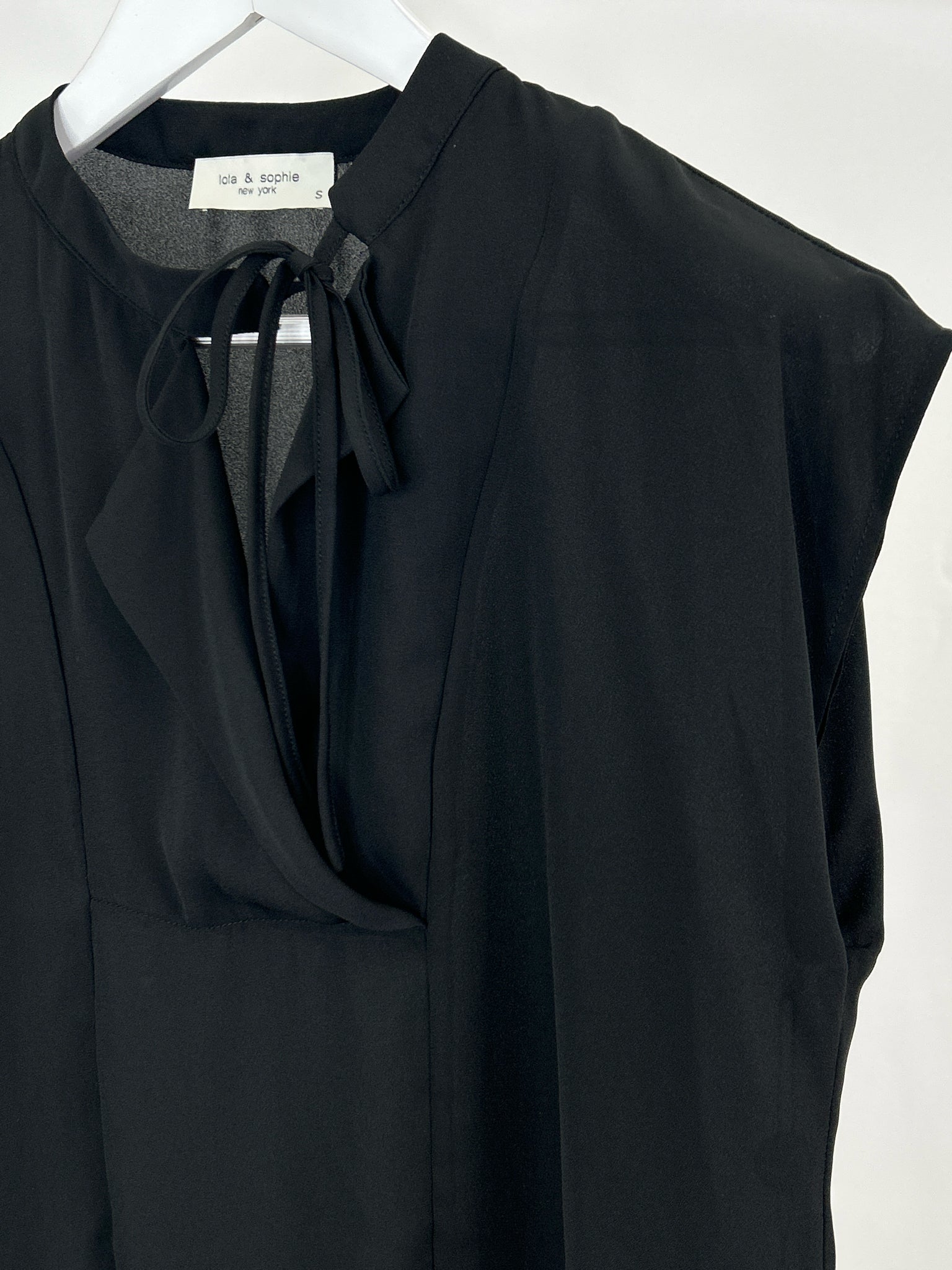 LOLA & SOPHIE NWT Size S Black Women Top