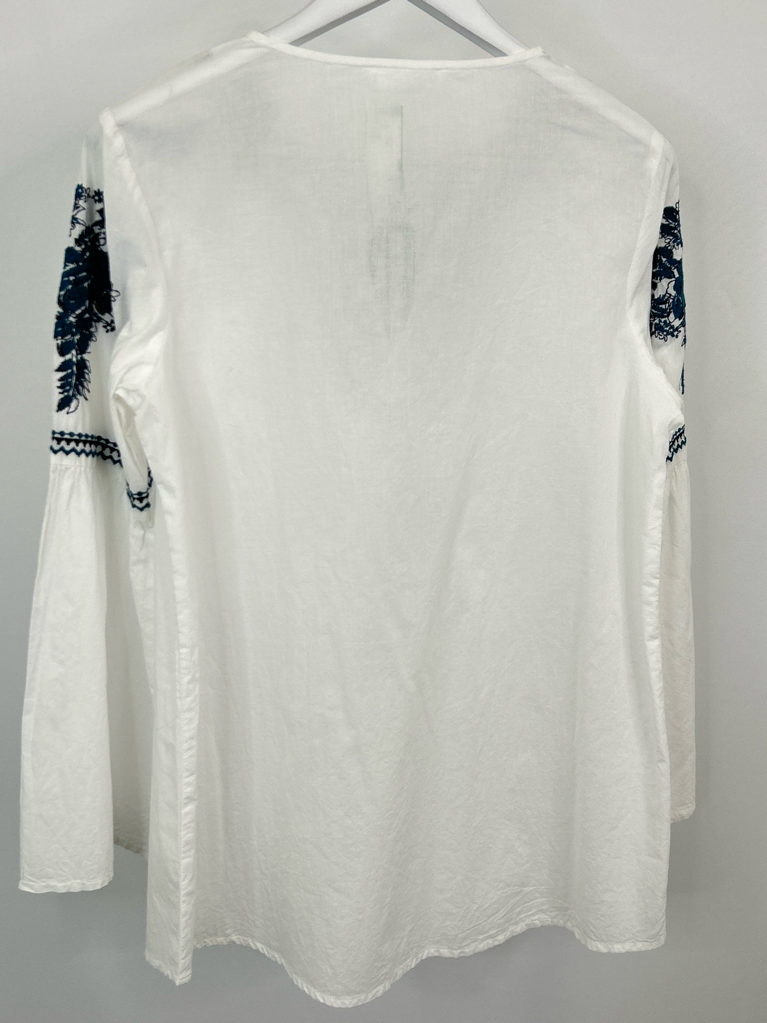 Talori Size M White Women Tunic