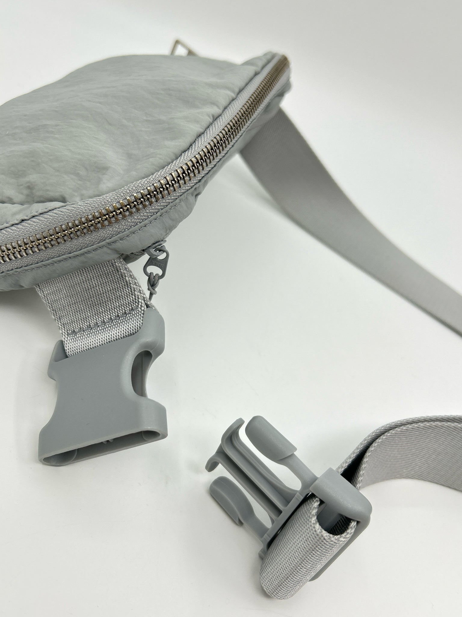 LULULEMON Gray Women Purse