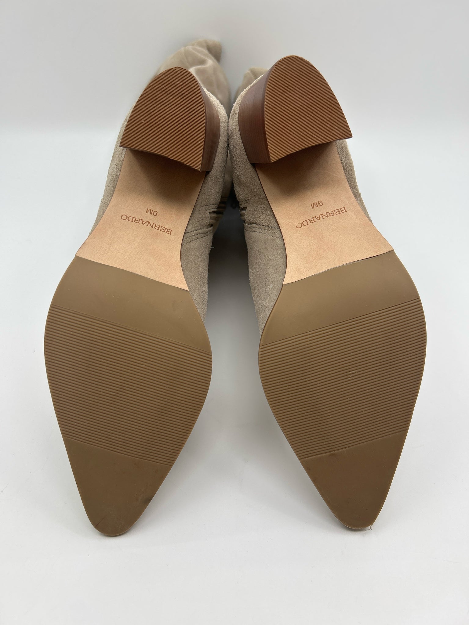 BERNARDO Size 9M SAND Women Boots