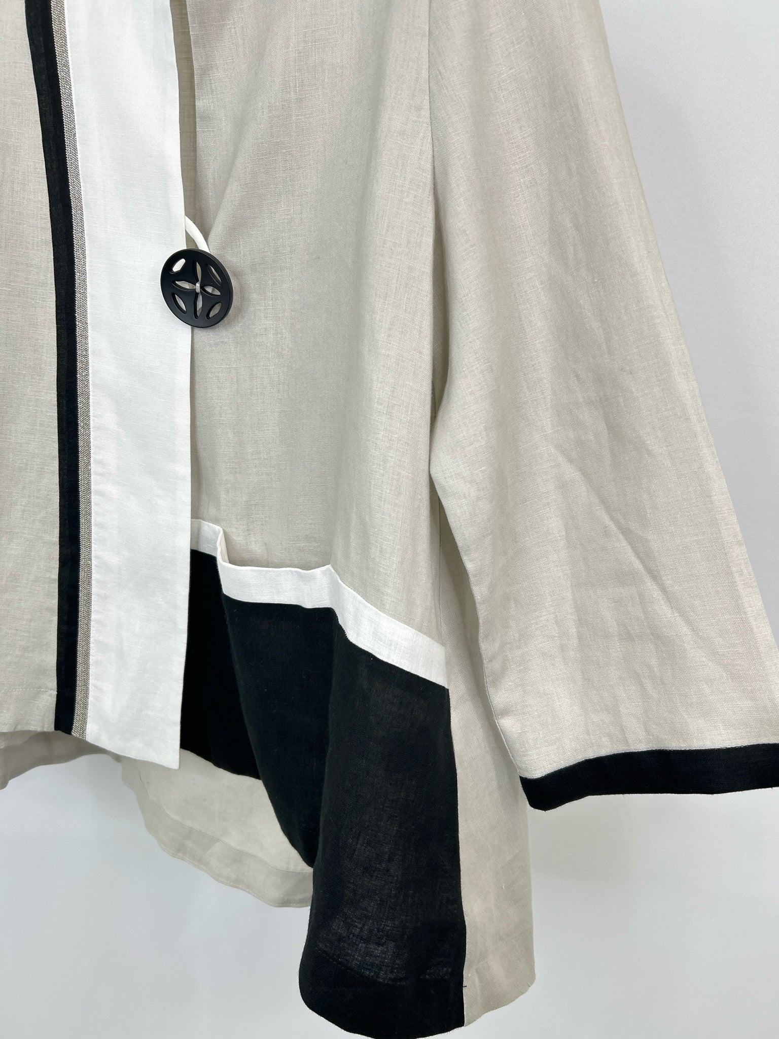 IC BY CONNIE K Size L BEIGE AND BLACK Women Jacket