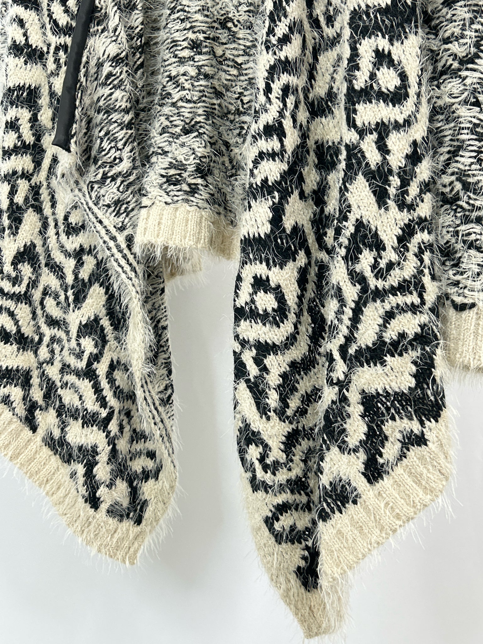 RD STYLE Size M Black & Cream Women Cardigan