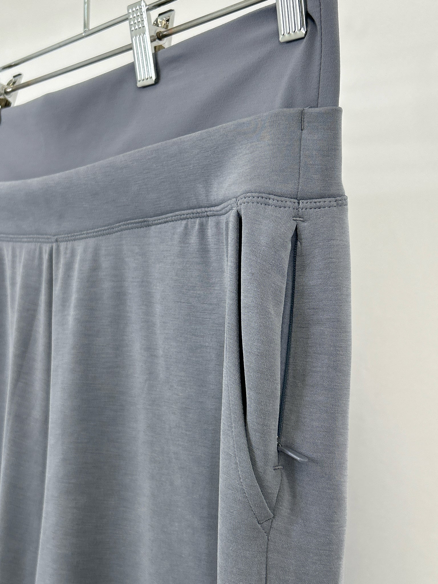 ATHLETA Size XL Grey Women Pants