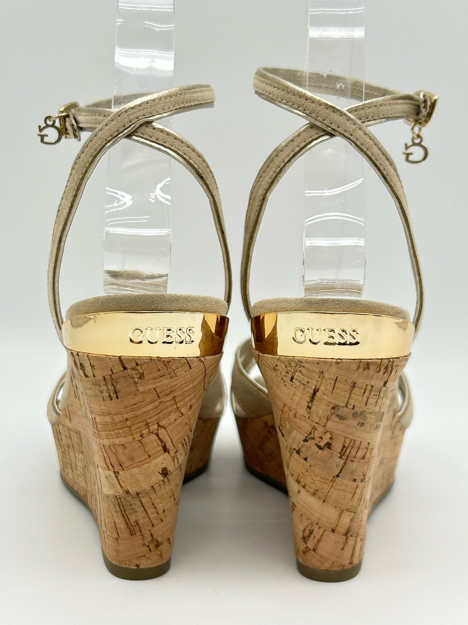 GUESS NIB Size 7M Beige Women Sandal NIB