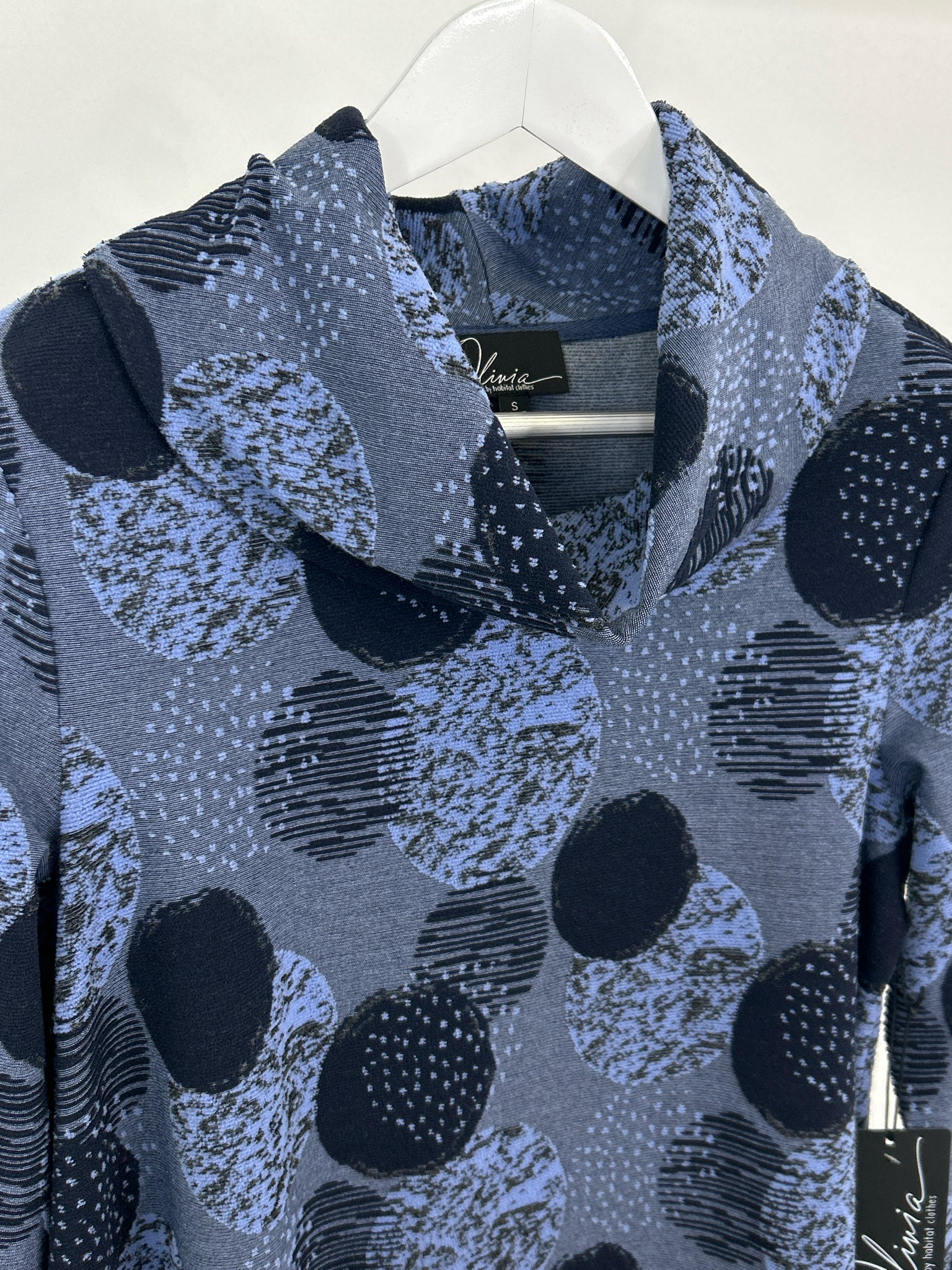 OLIVIA BY HABITAT CLOTHES Size S Navy Print Women Top NWT