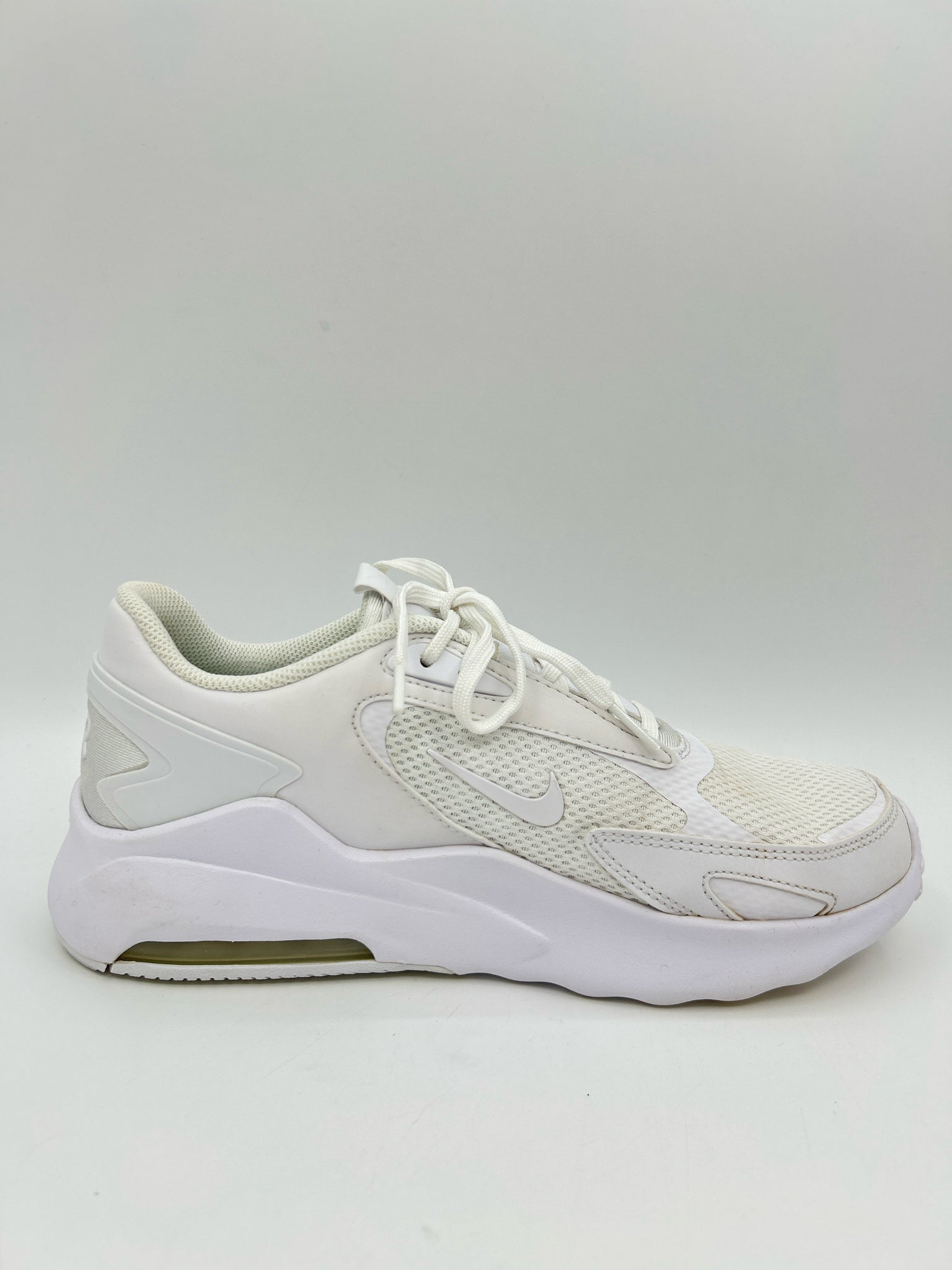 NIKE Size 10 White Women Sneakers