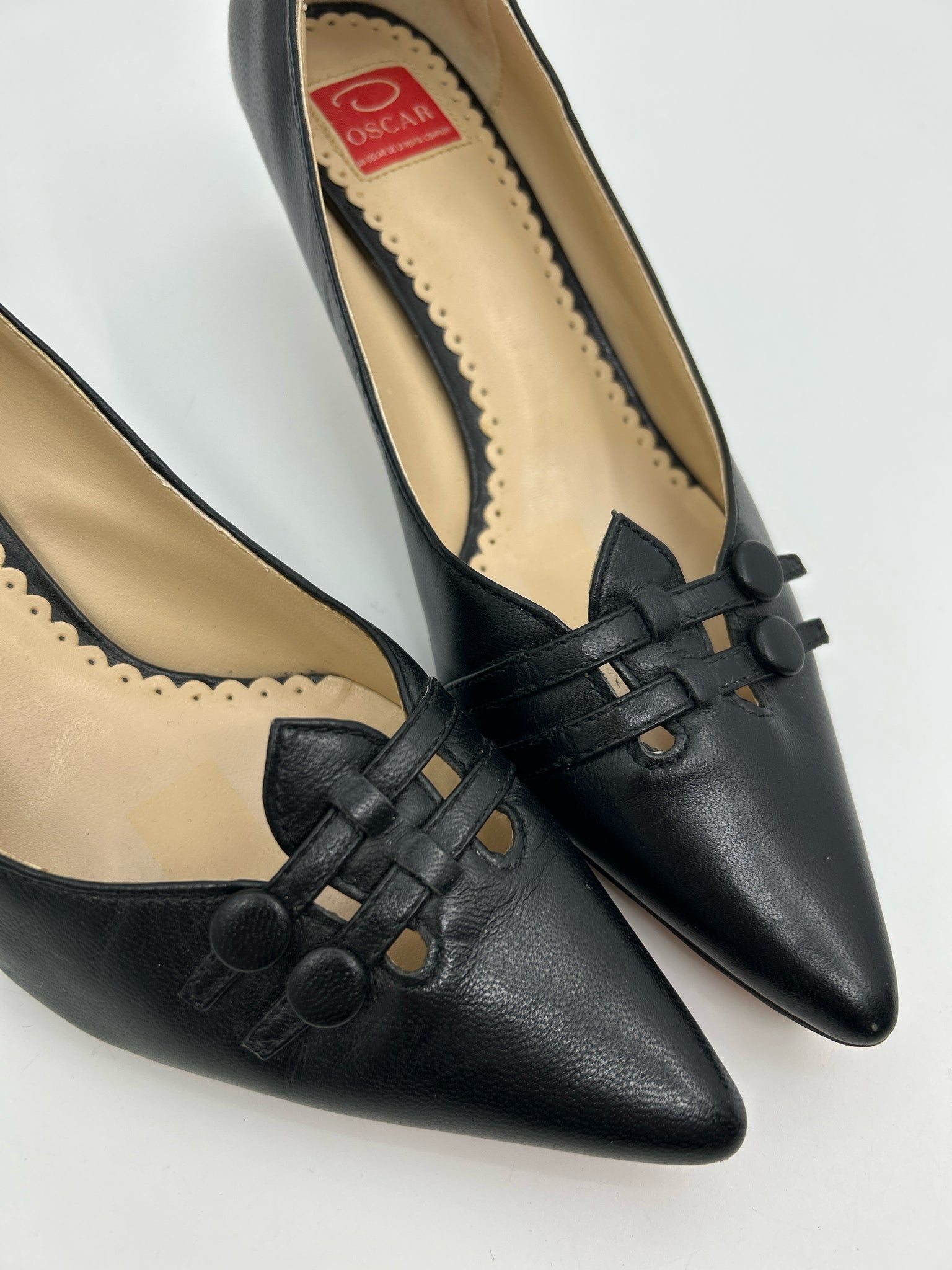 OSCAR DE LA RENTA Size 7M Black Women Pumps
