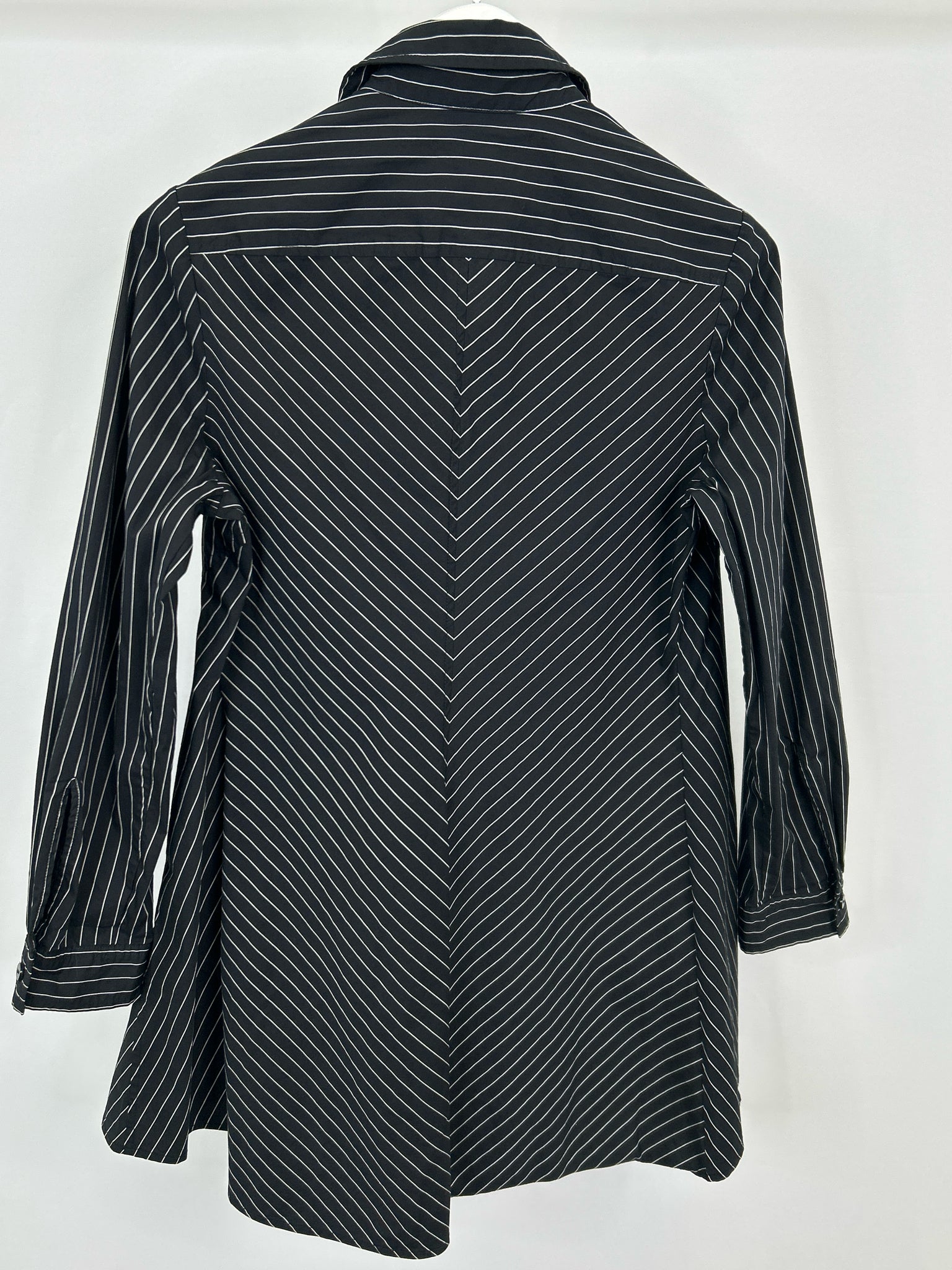 STELLA CARAKASI Size M black striped Women Shirt