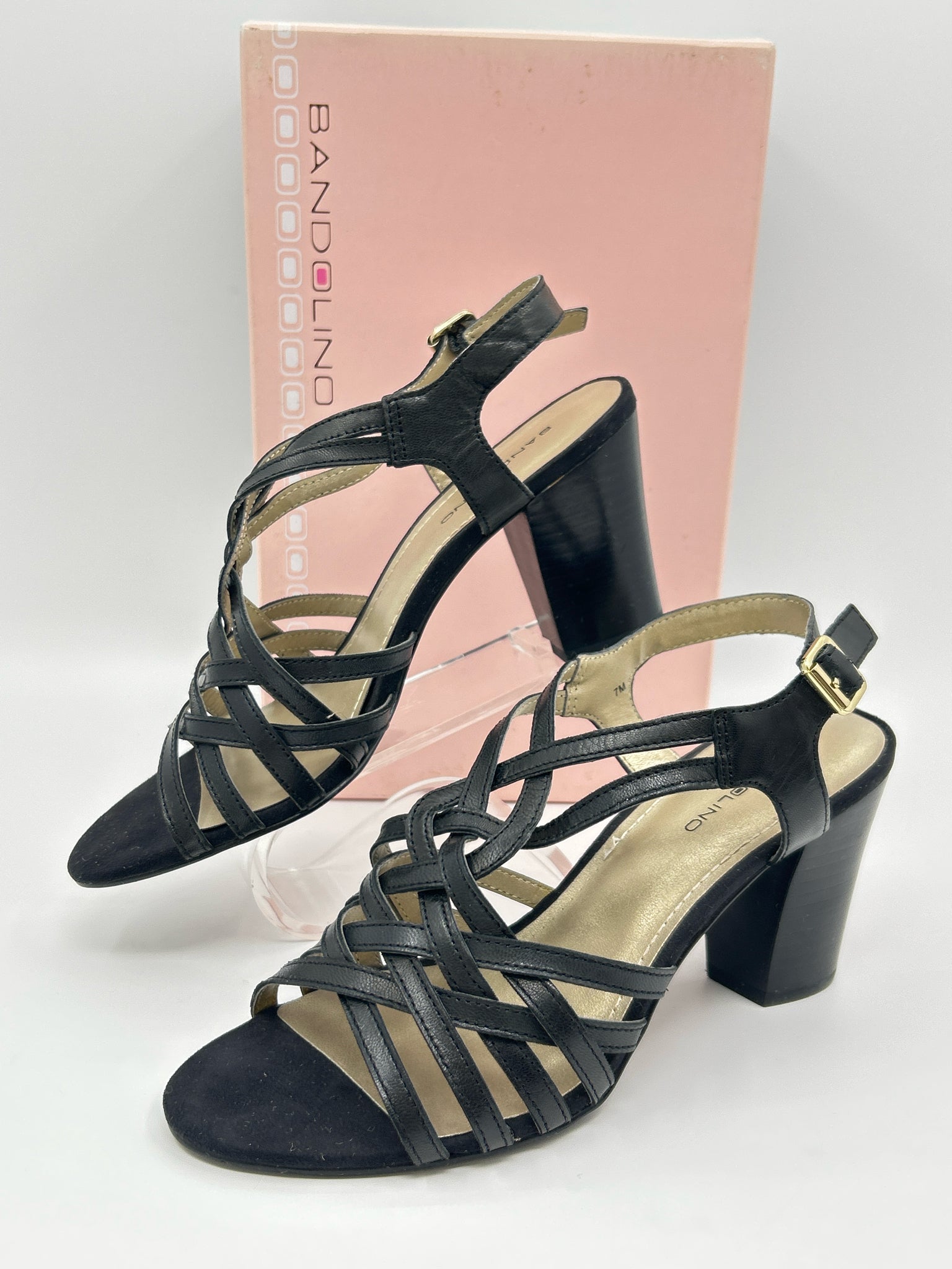 BANDOLINO Size 7M Black Women Sandal