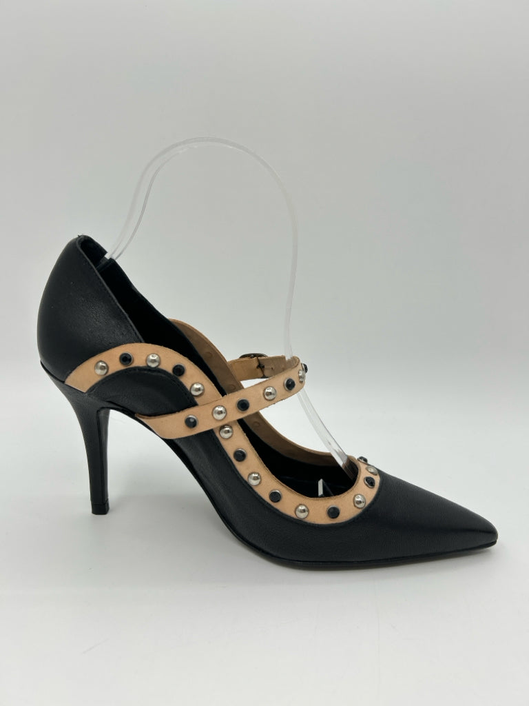 FREE PEOPLE Size 7 BLACK AND BEIGE Women's Pumps