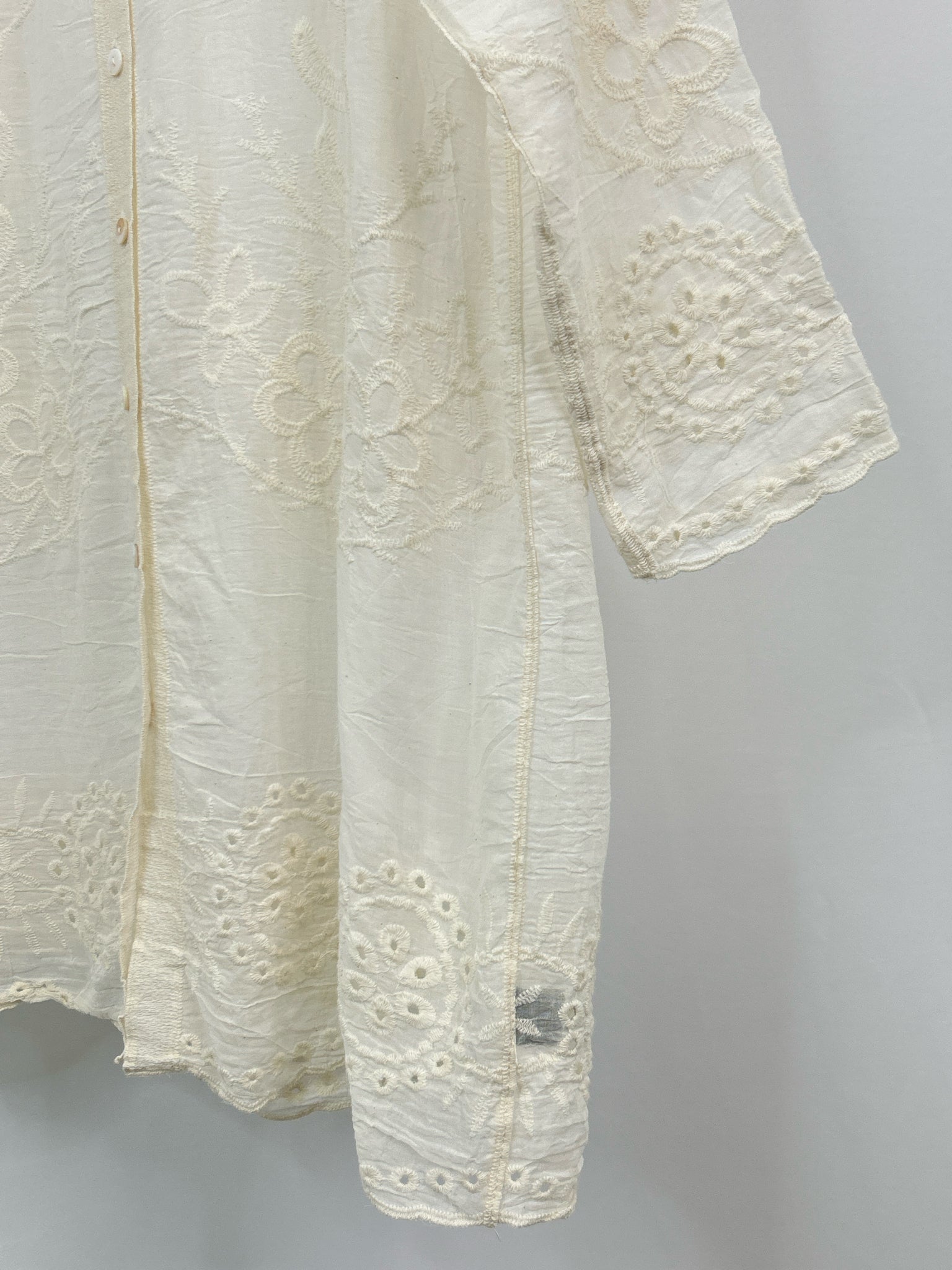 POL Size One Size Ivory Women Shirt