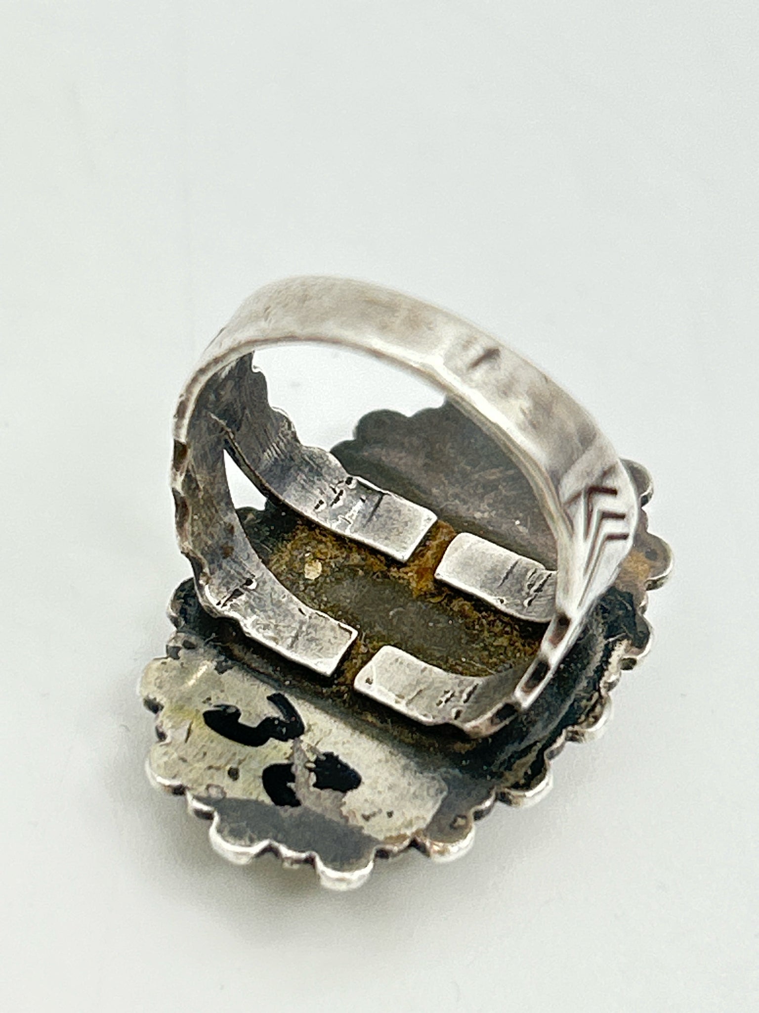NO BRAND SILVER AND GREEN Size 5 Ring