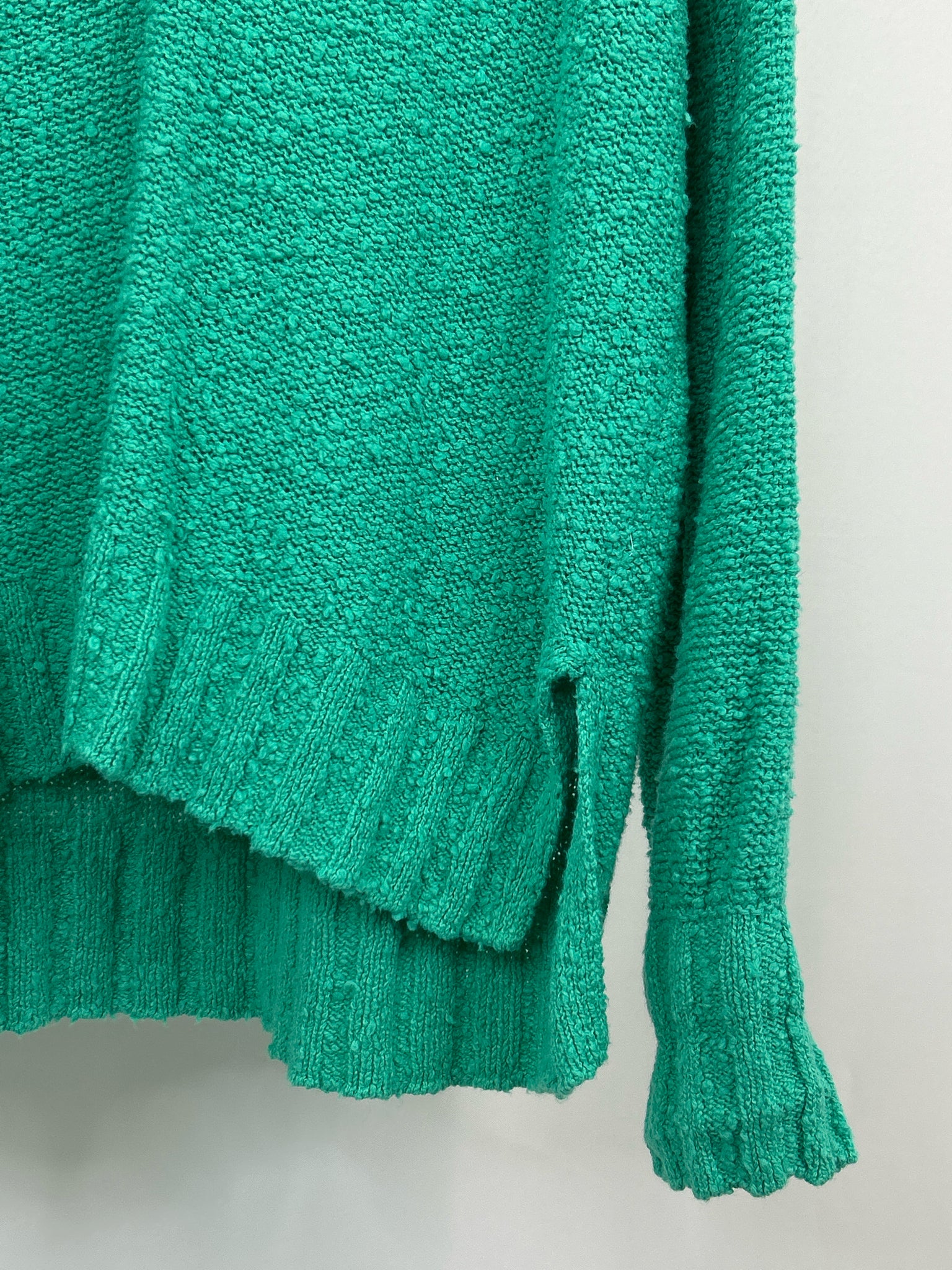 PILCRO Size XL Green Women Sweater NWT