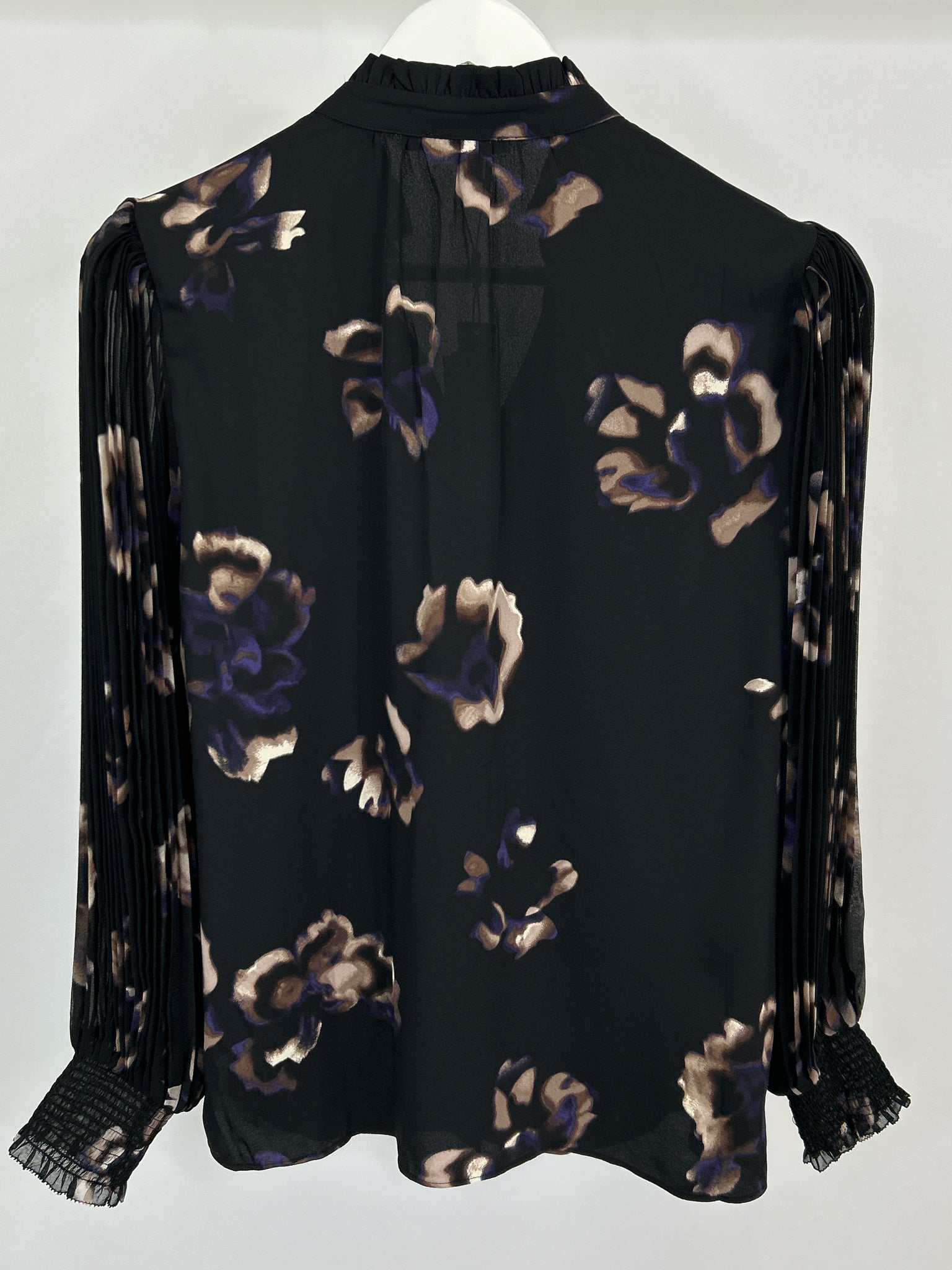 CHICO'S Size 8 Black Floral Women Blouse