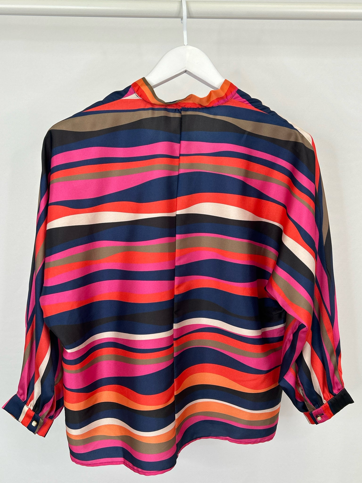 VILAGALLO Size M Multi-Color Women Blouse