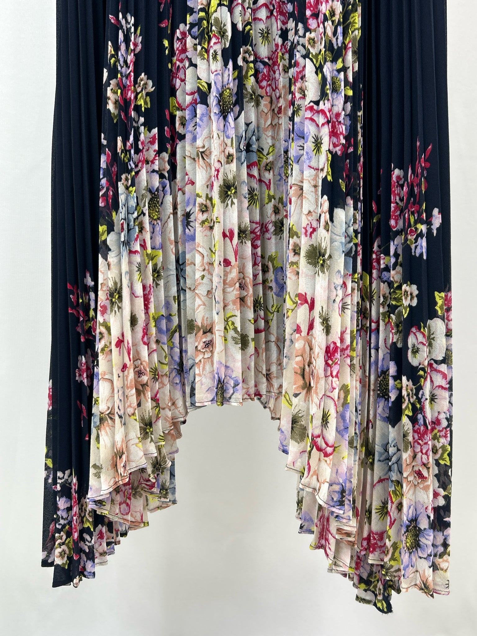 White House Black Market Size 8 NAVY FLORAL Women Dress
