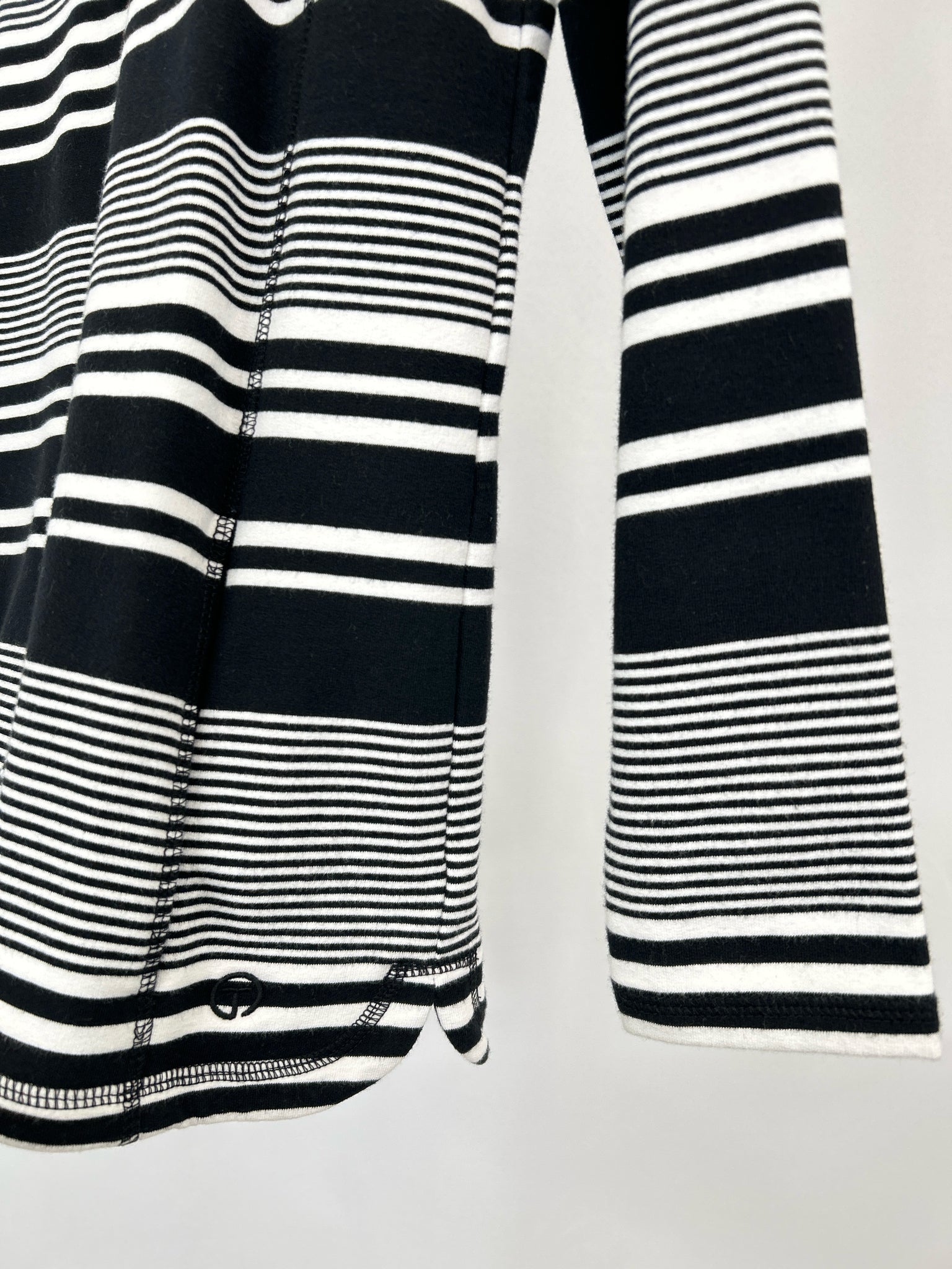 T BY TALBOTS NWT Size SP black striped Women Pullover