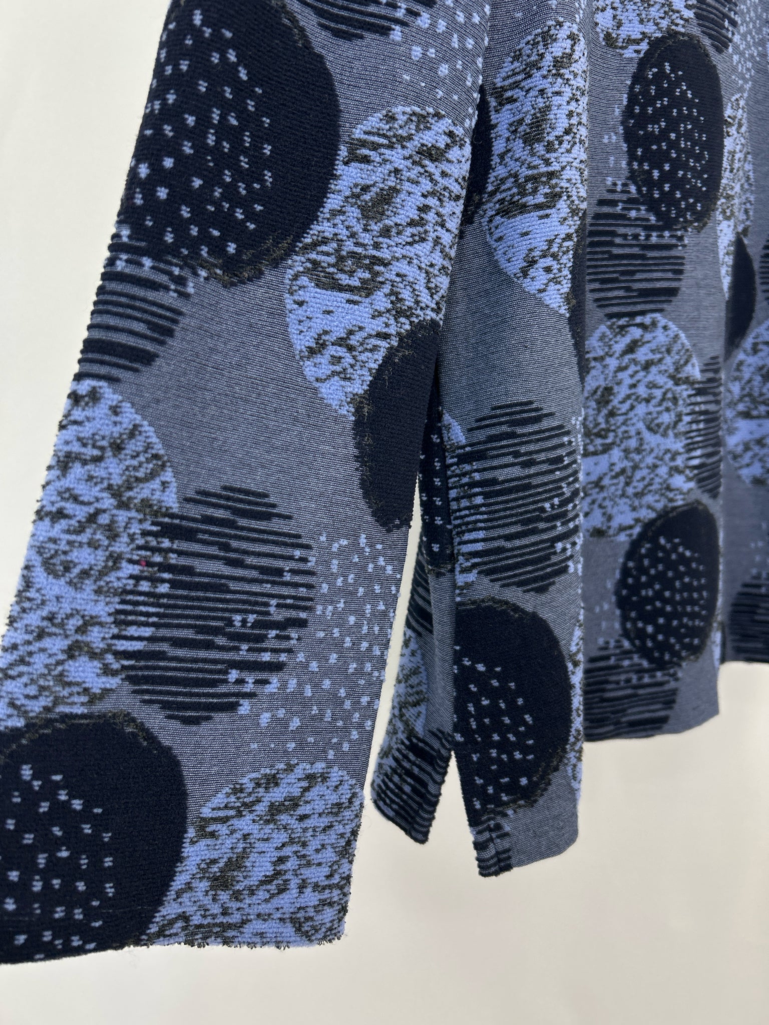 OLIVIA BY HABITAT CLOTHES Size S Navy Print Women Top NWT