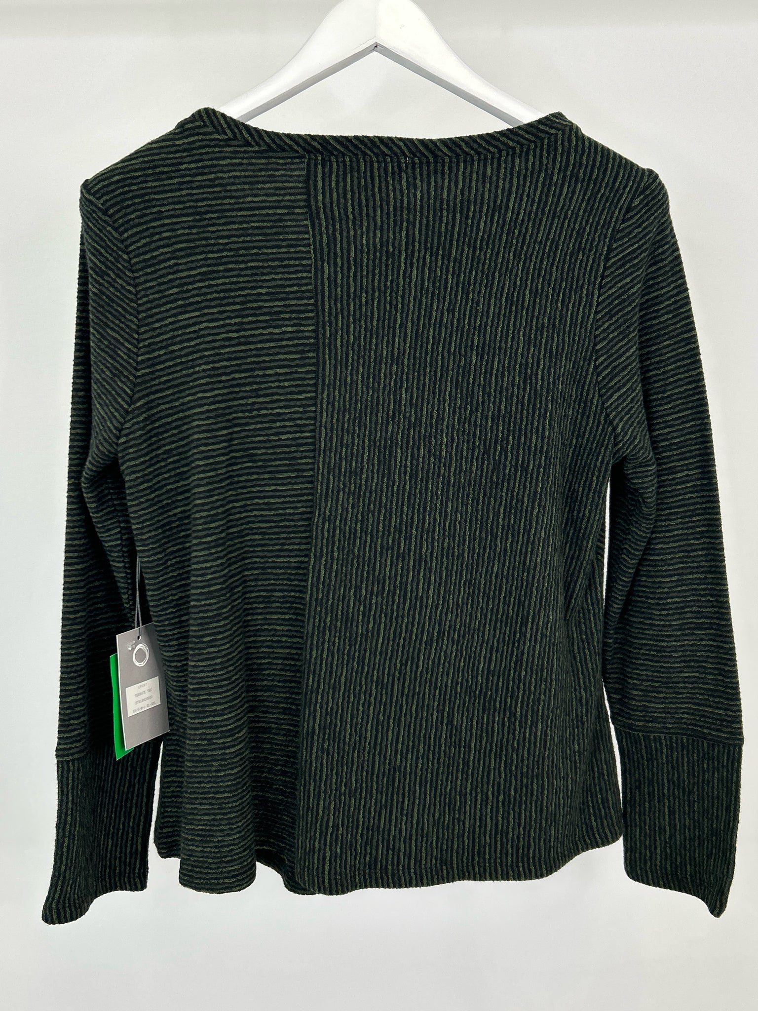 HABITAT Size S BLACK AND GREEN Women Top